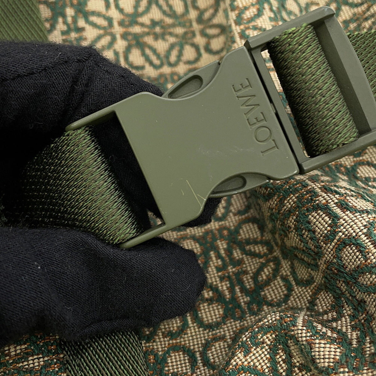 Loewe Green Khaki Canvas Handbag Sling Bag (Pre-Owned)
