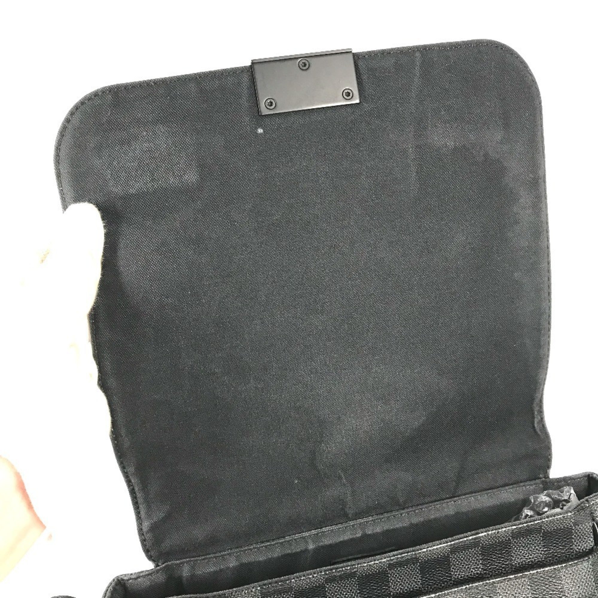 Louis Vuitton Black Damier Graphite Messenger Bag Shoulder Bag (Pre-Owned)