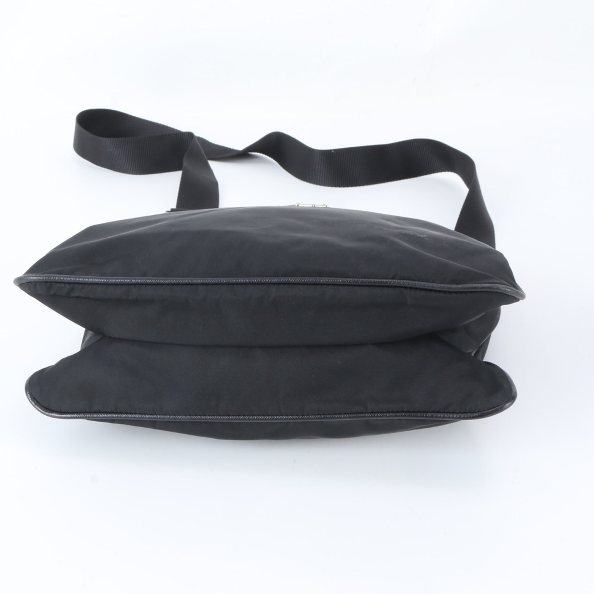 Prada Black Nylon Leather Messenger Bag Shoulder Bag (Pre-Owned)