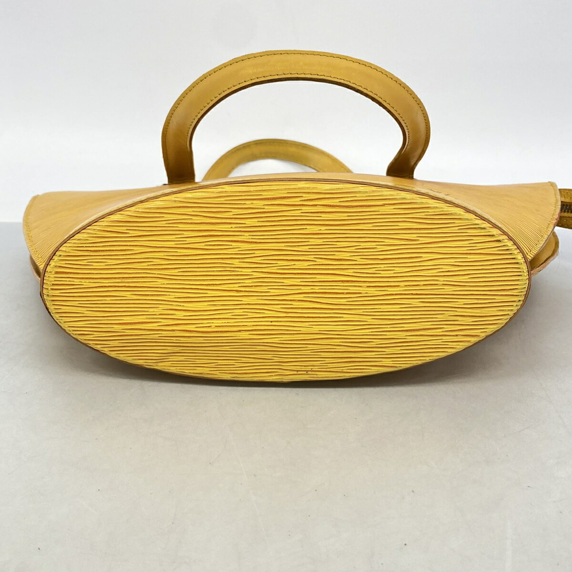 Louis Vuitton Jaune Handbag (Pre-Owned)