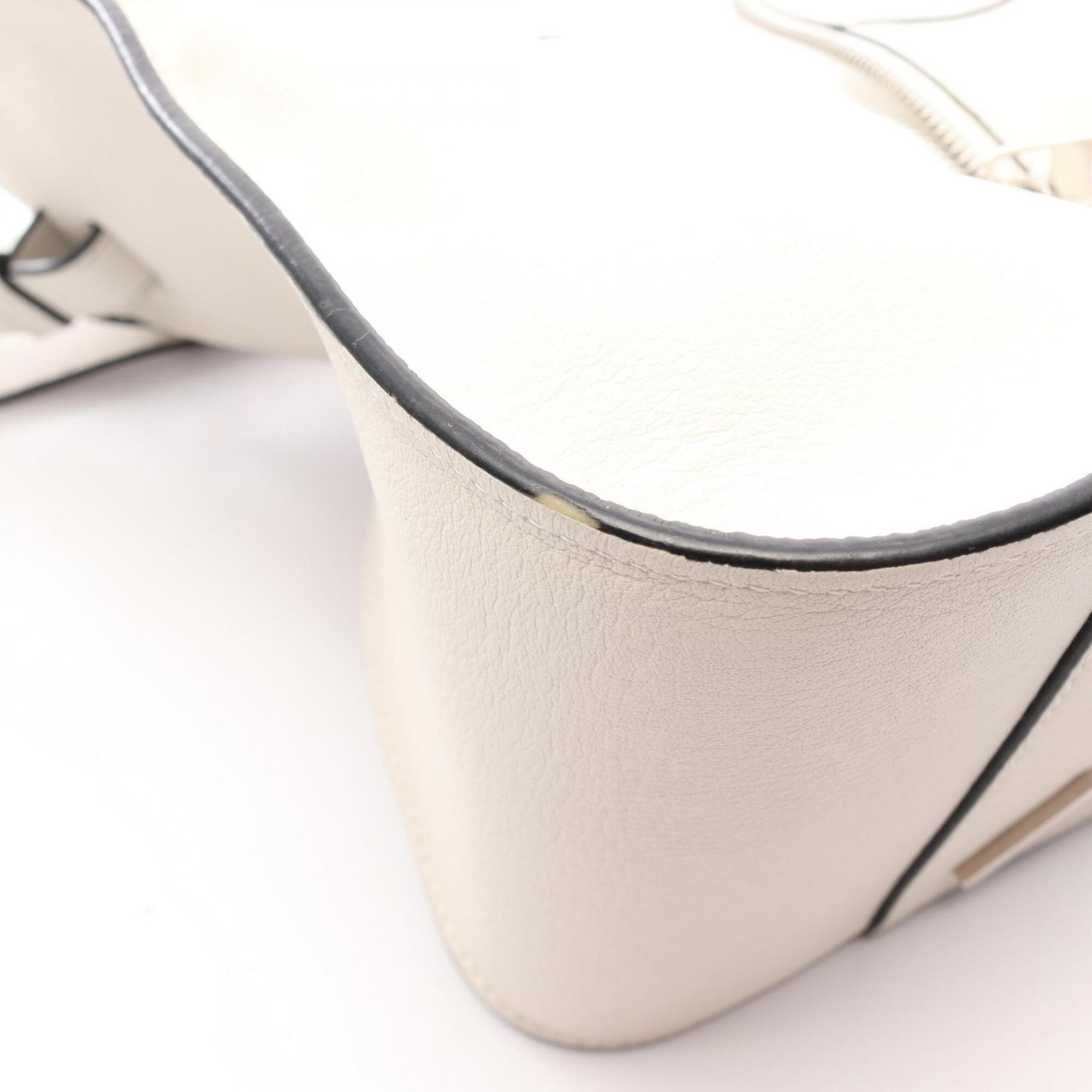 Loewe White Leather Handbag (Pre-Owned)
