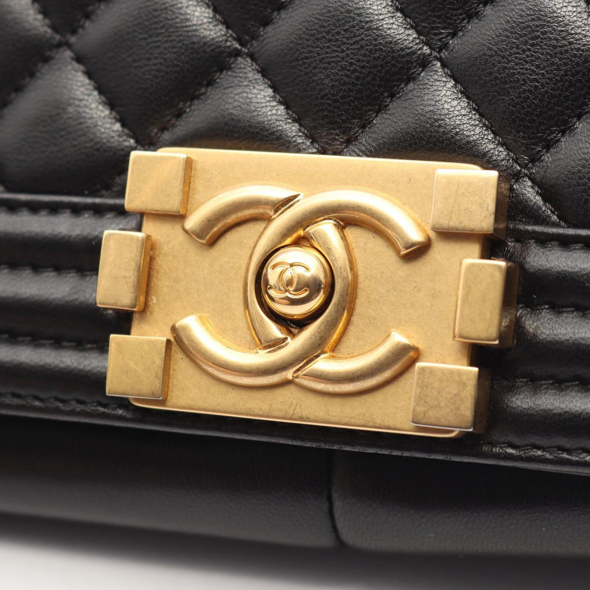 Chanel Black Leather Handbag Shoulder Bag (Pre-Owned)