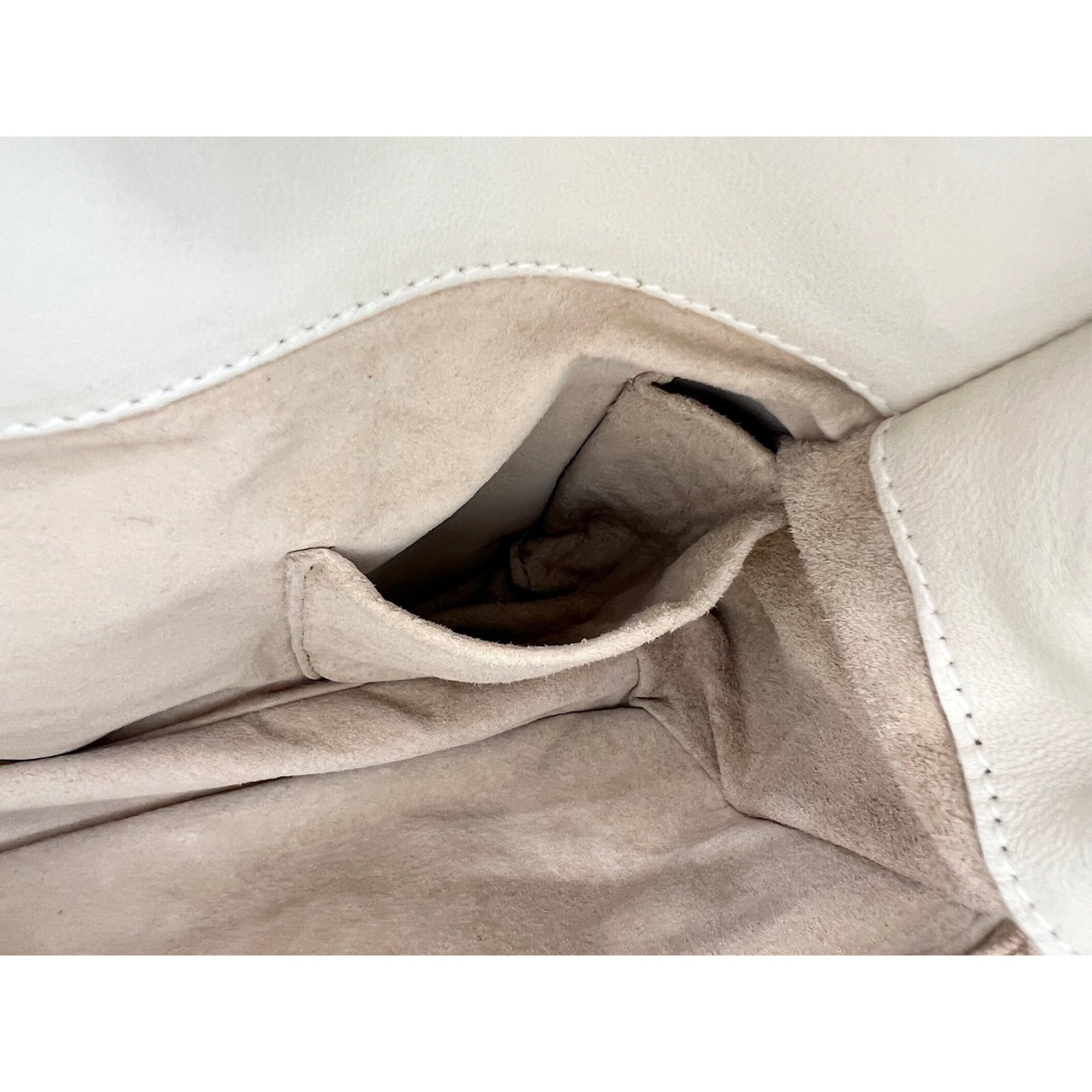 Bottega Veneta White Shoulder Bag (Pre-Owned)