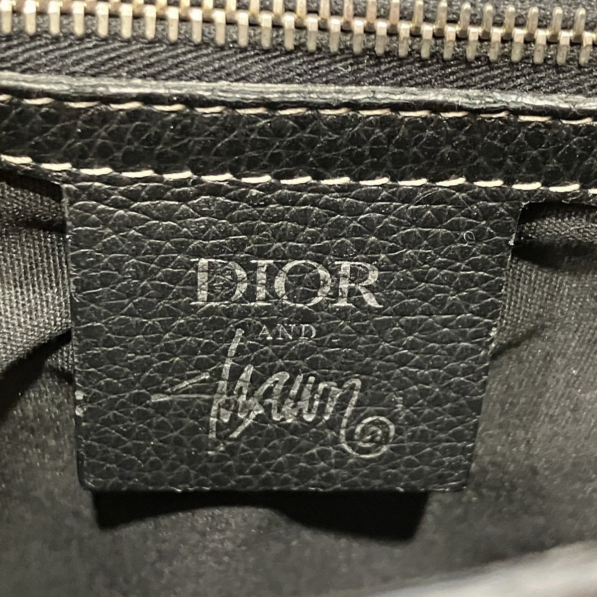 Christian Dior Black Leather Shoulder Bag (Pre-Owned)