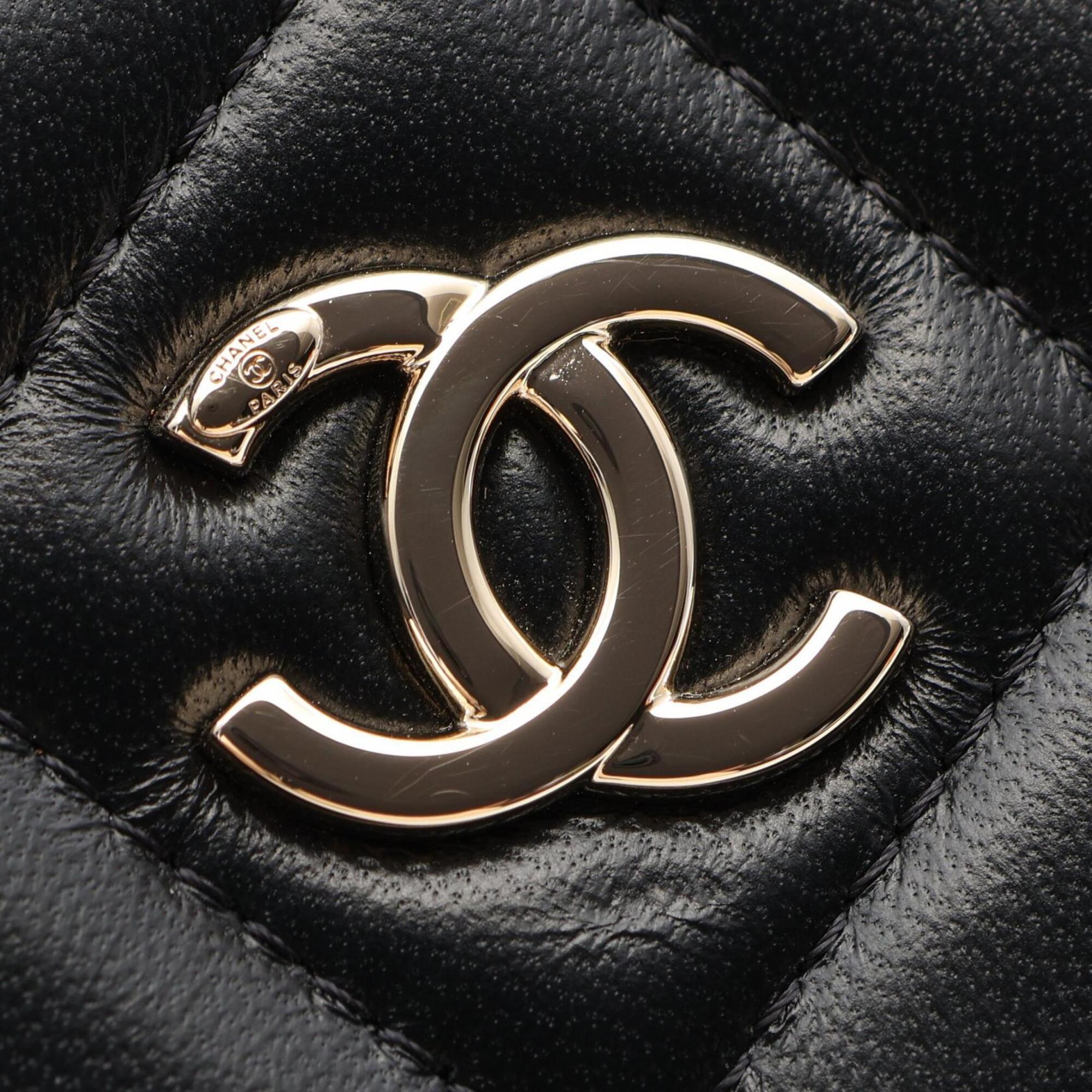 Chanel Black Leather Handbag Shoulder Bag (Pre-Owned)