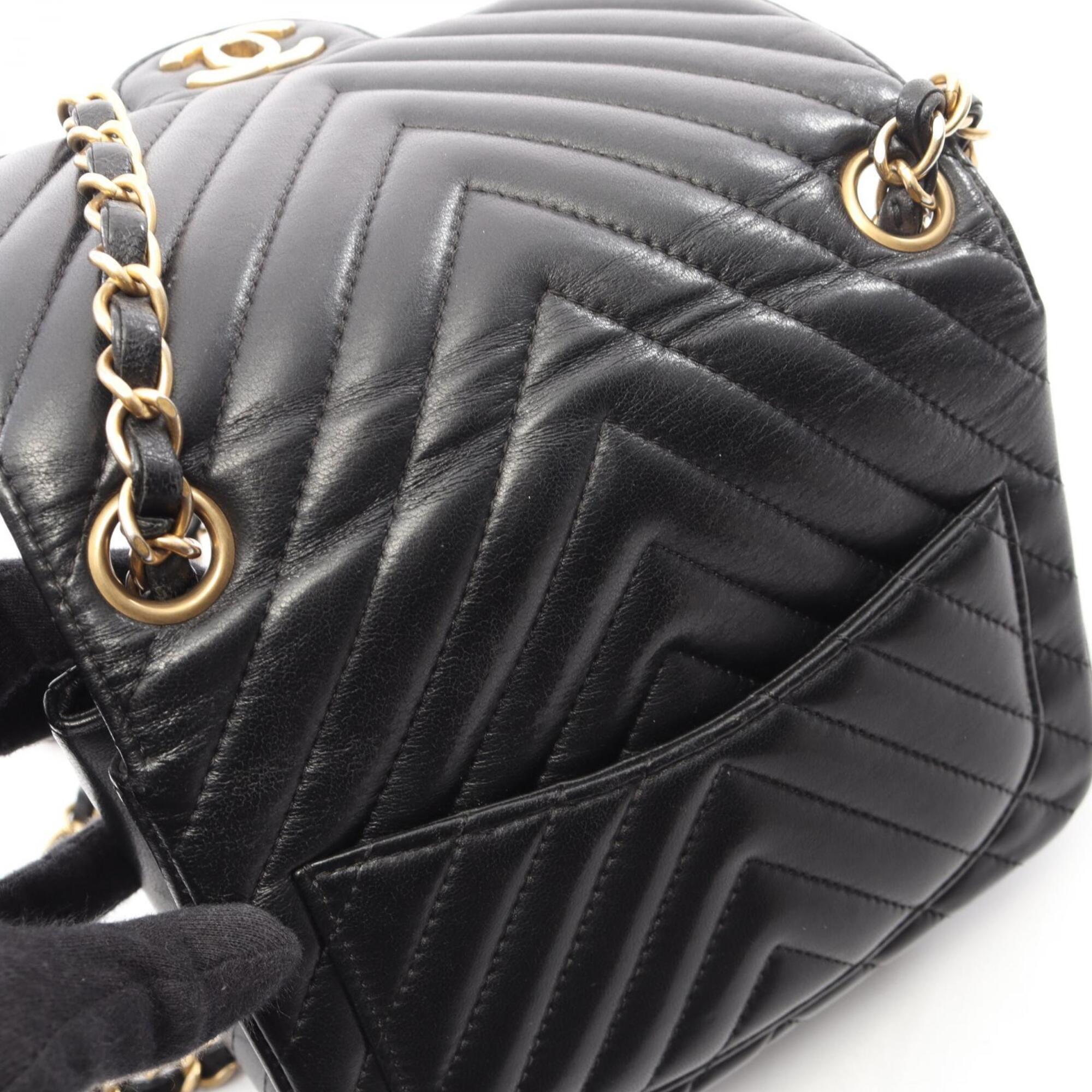Chanel Black Leather Handbag Shoulder Bag (Pre-Owned)