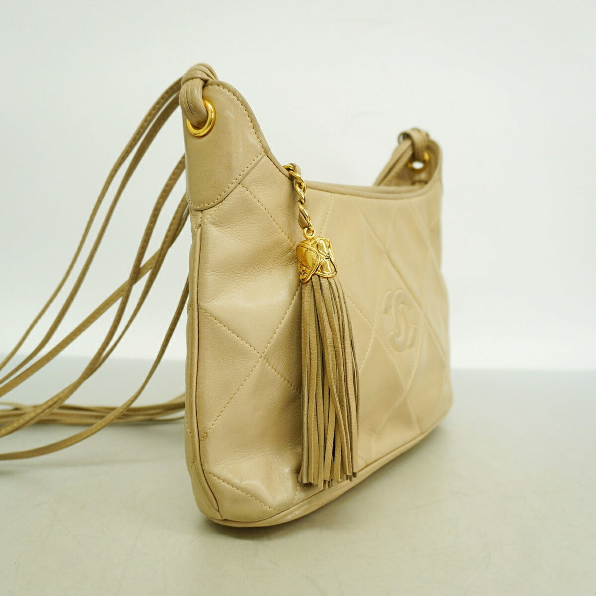 Chanel Beige Leather Shoulder Bag (Pre-Owned)
