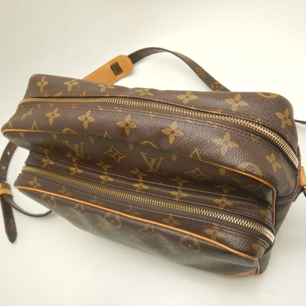 Louis Vuitton Monogram Brown Monogram Shoulder Bag (Pre-Owned)