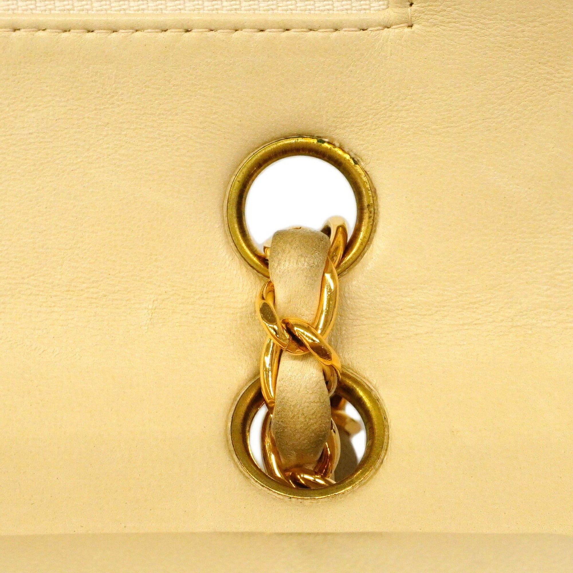 Chanel Beige Leather Shoulder Bag (Pre-Owned)