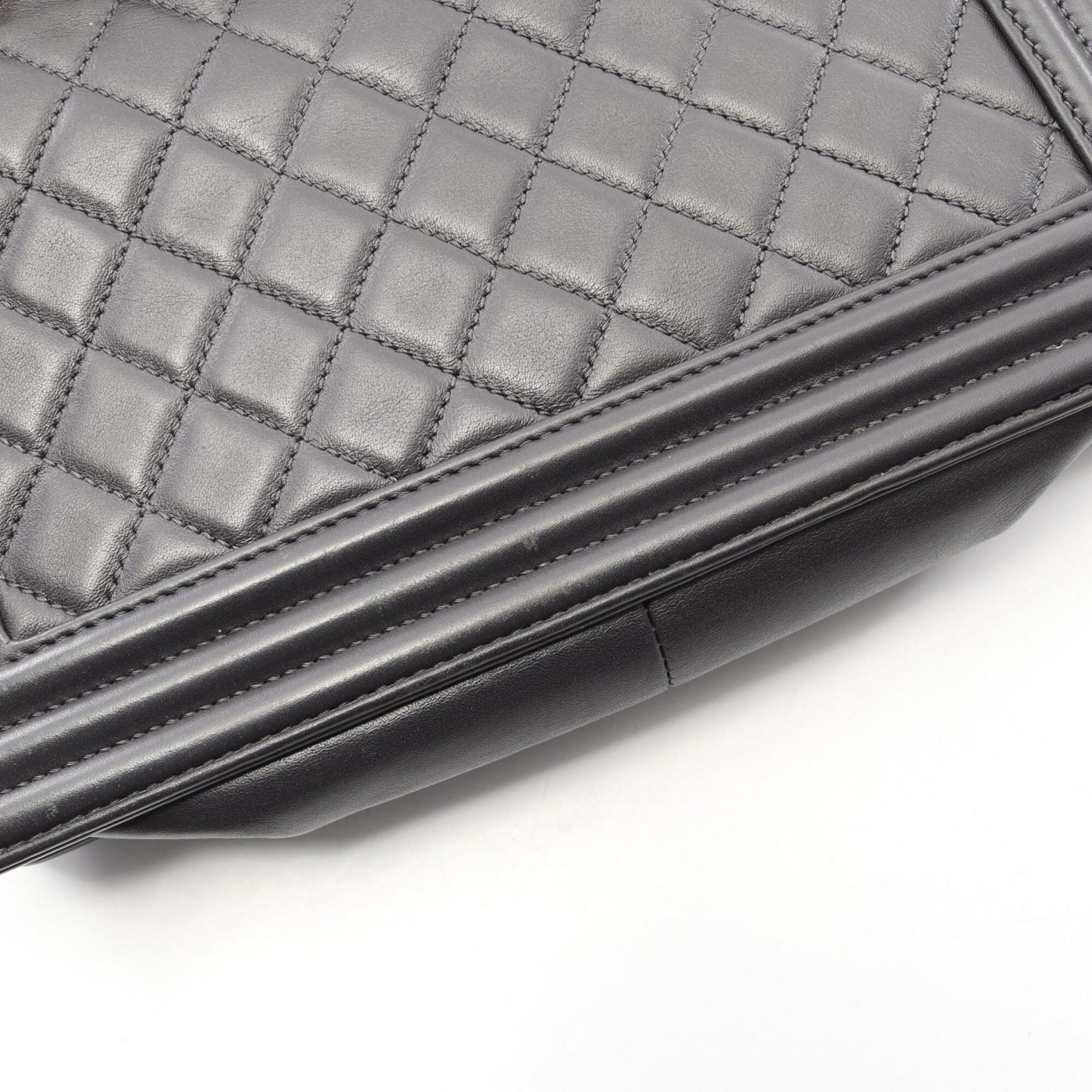 Chanel Gray Leather Handbag Shoulder Bag (Pre-Owned)