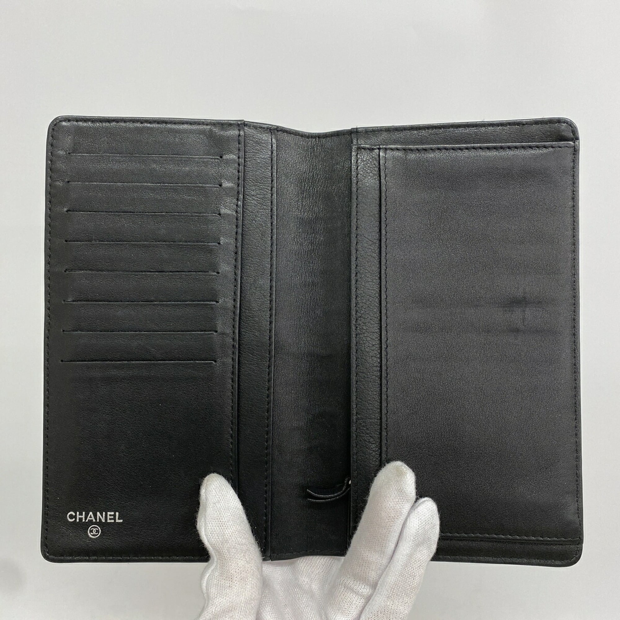 Chanel Black Patent Leather Long Wallet (Bi-Fold) (Pre-Owned)