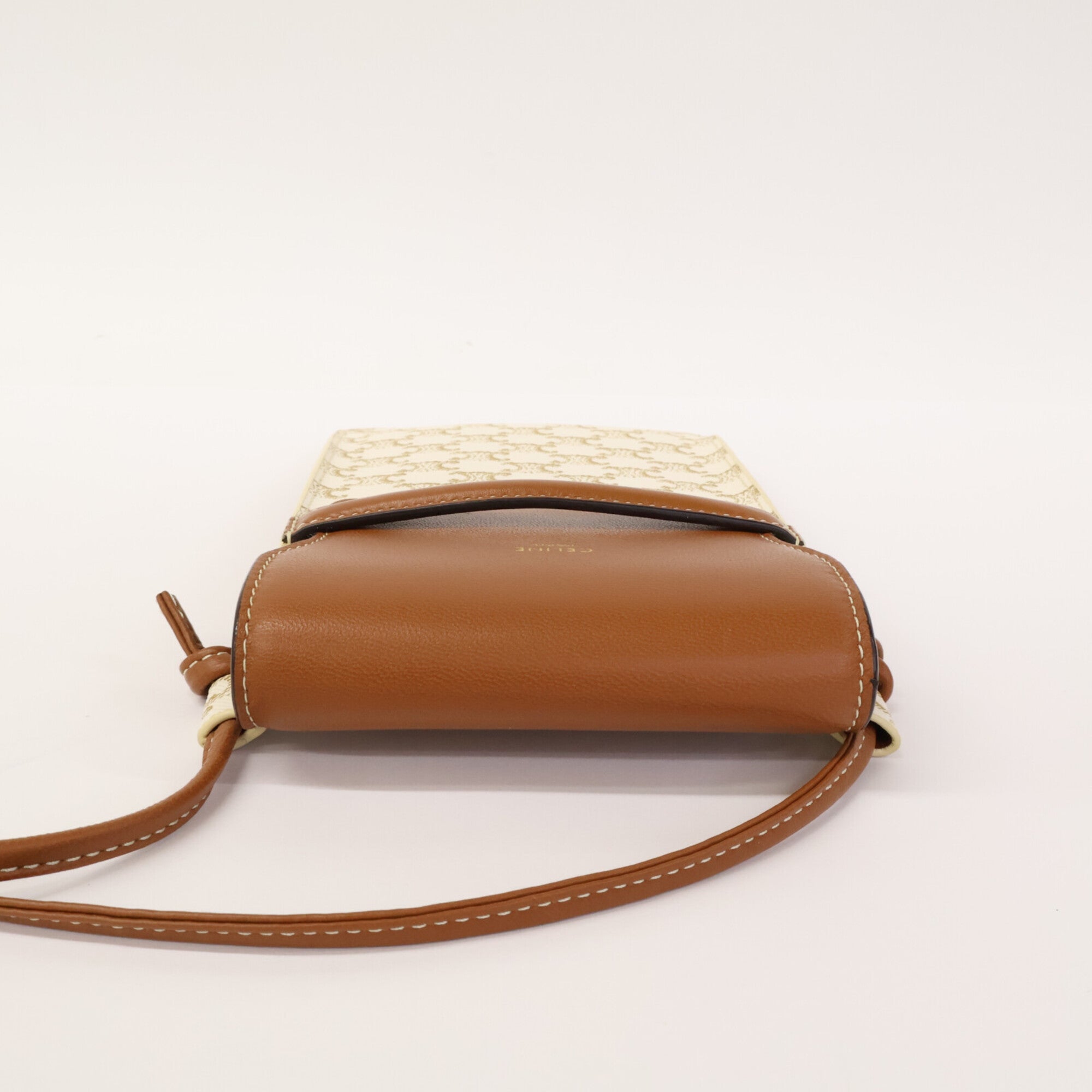 Celine Brown White Leather Pouch Shoulder Bag (Pre-Owned)