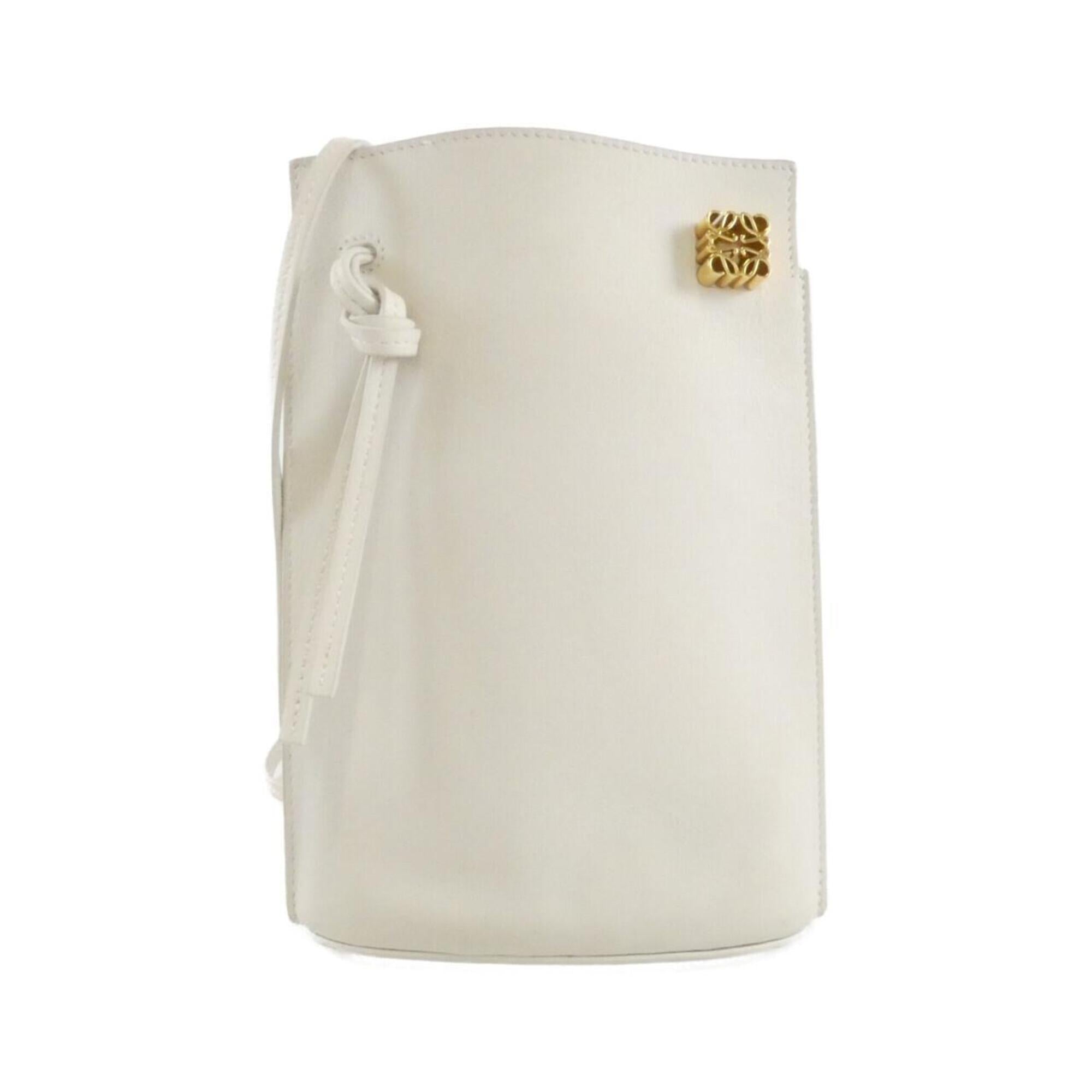 Loewe White Leather Shoulder Bag (Pre-Owned)