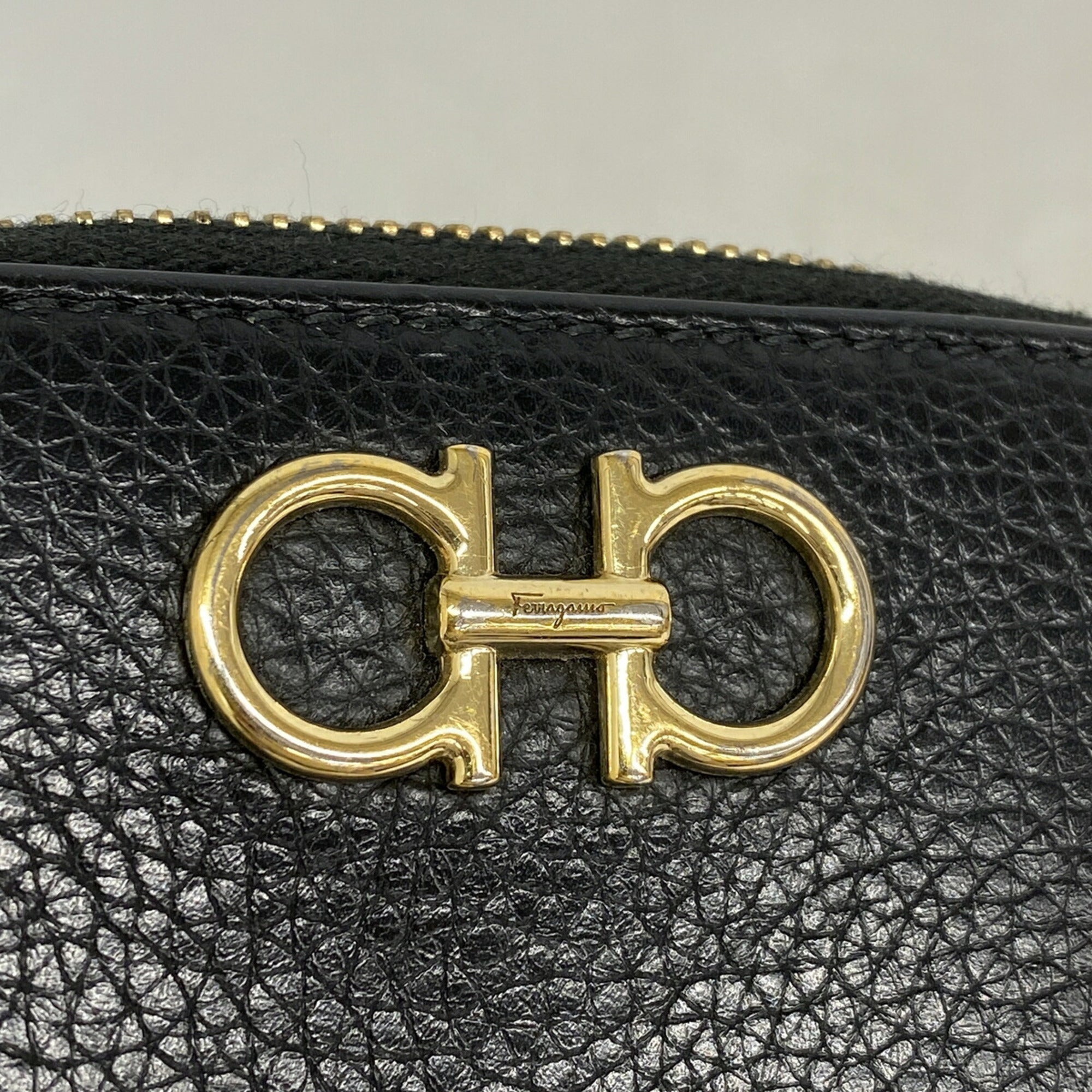 Salvatore Ferragamo Black Leather Coin Purse/Coin Case (Pre-Owned)