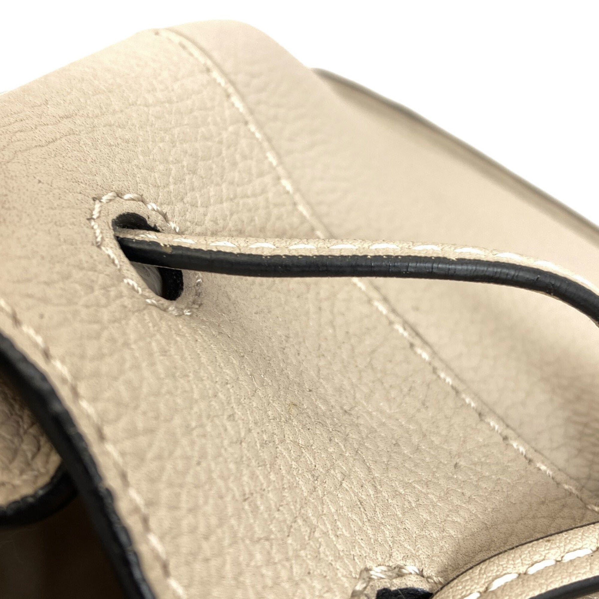 Loewe Beige Leather Handbag (Pre-Owned)