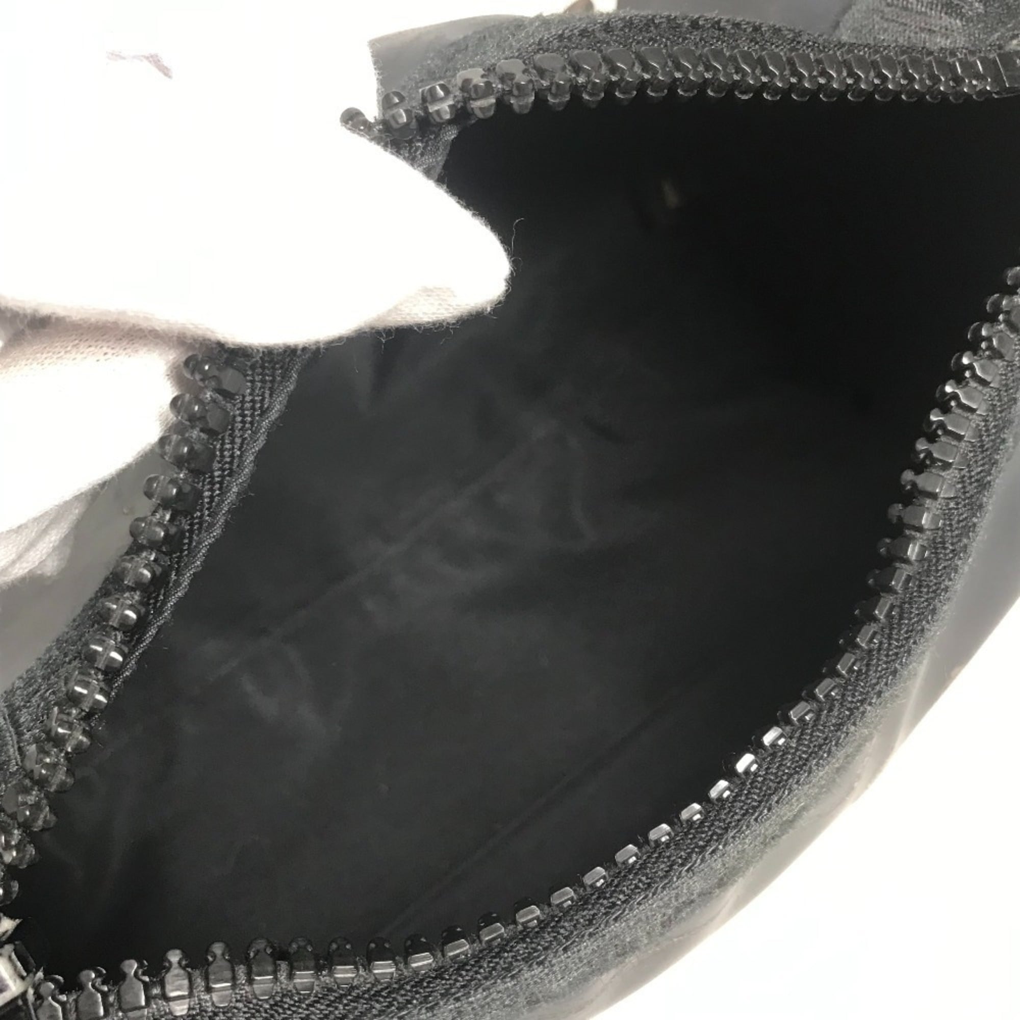 Chanel Black White Nylon Shoulder Bag (Pre-Owned)