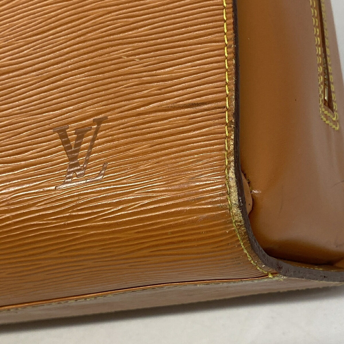 Louis Vuitton Gold Cipango Handbag (Pre-Owned)