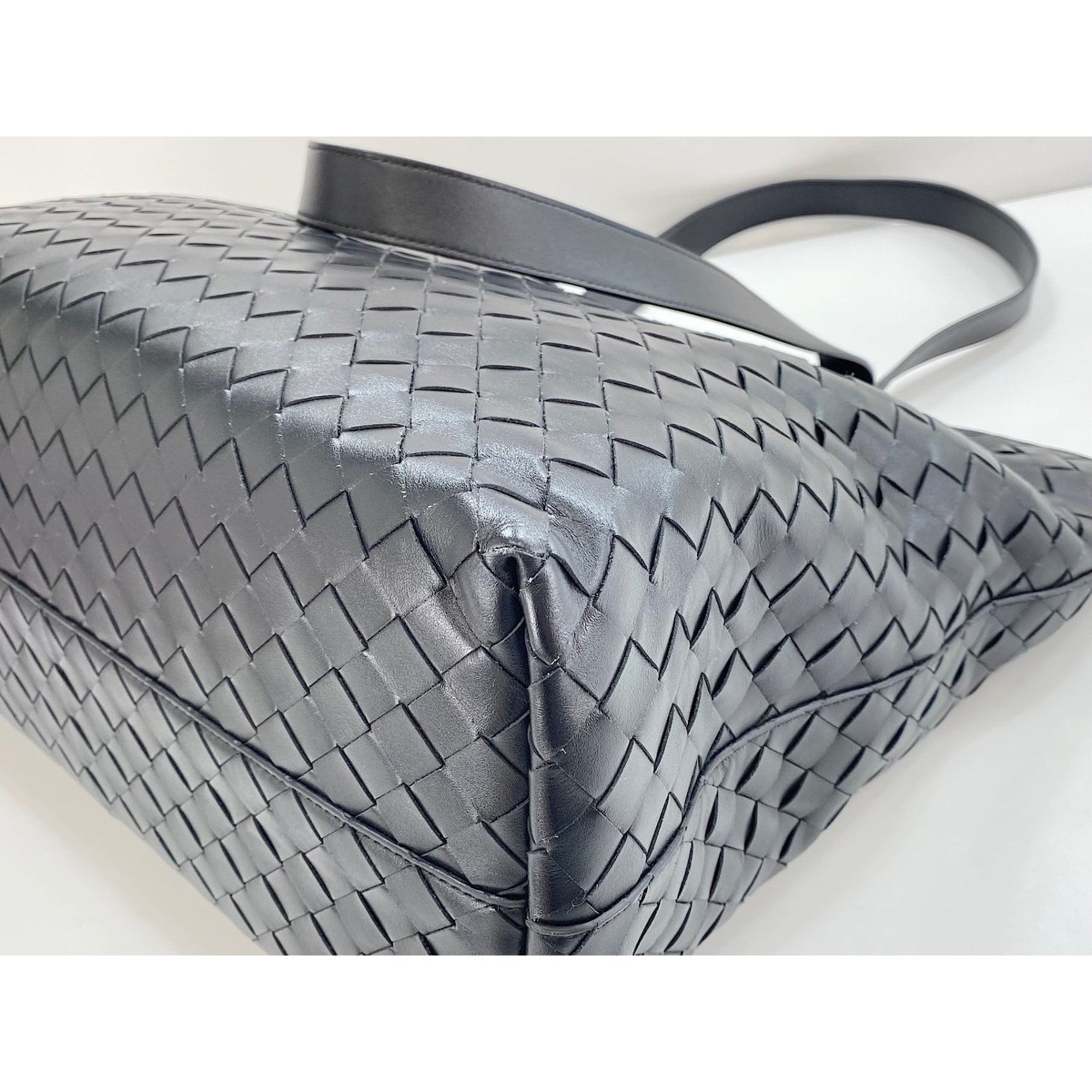 Bottega Veneta Black Tote Bag (Pre-Owned)