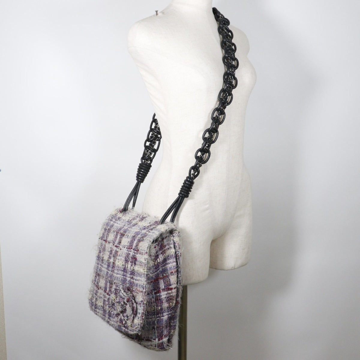 Chanel Purple Tweed Shoulder Bag (Pre-Owned)