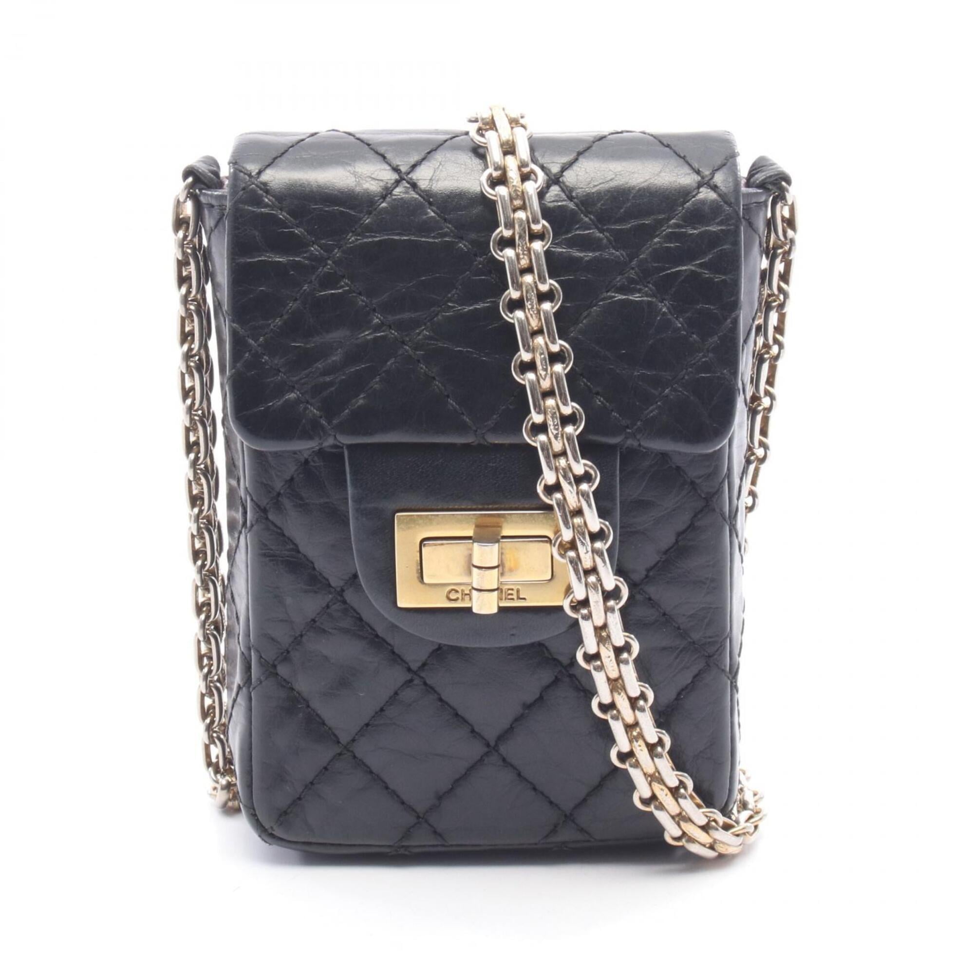 Chanel Black Leather Phone Wallet (Pre-Owned)
