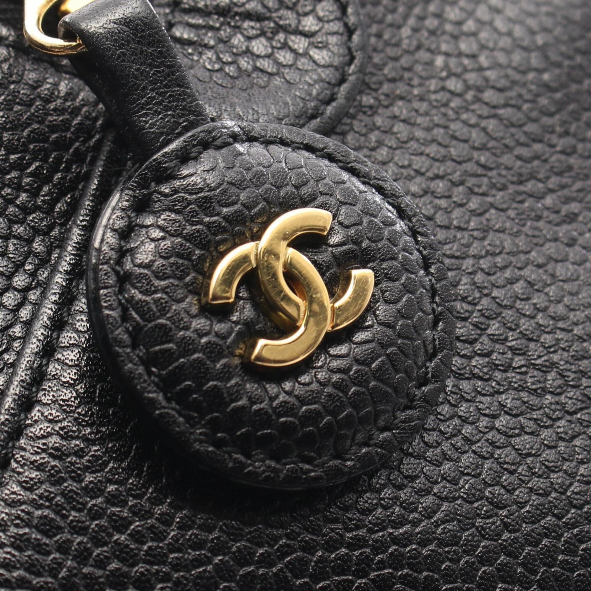 Chanel Black Grained Calfskin Handbag (Pre-Owned)
