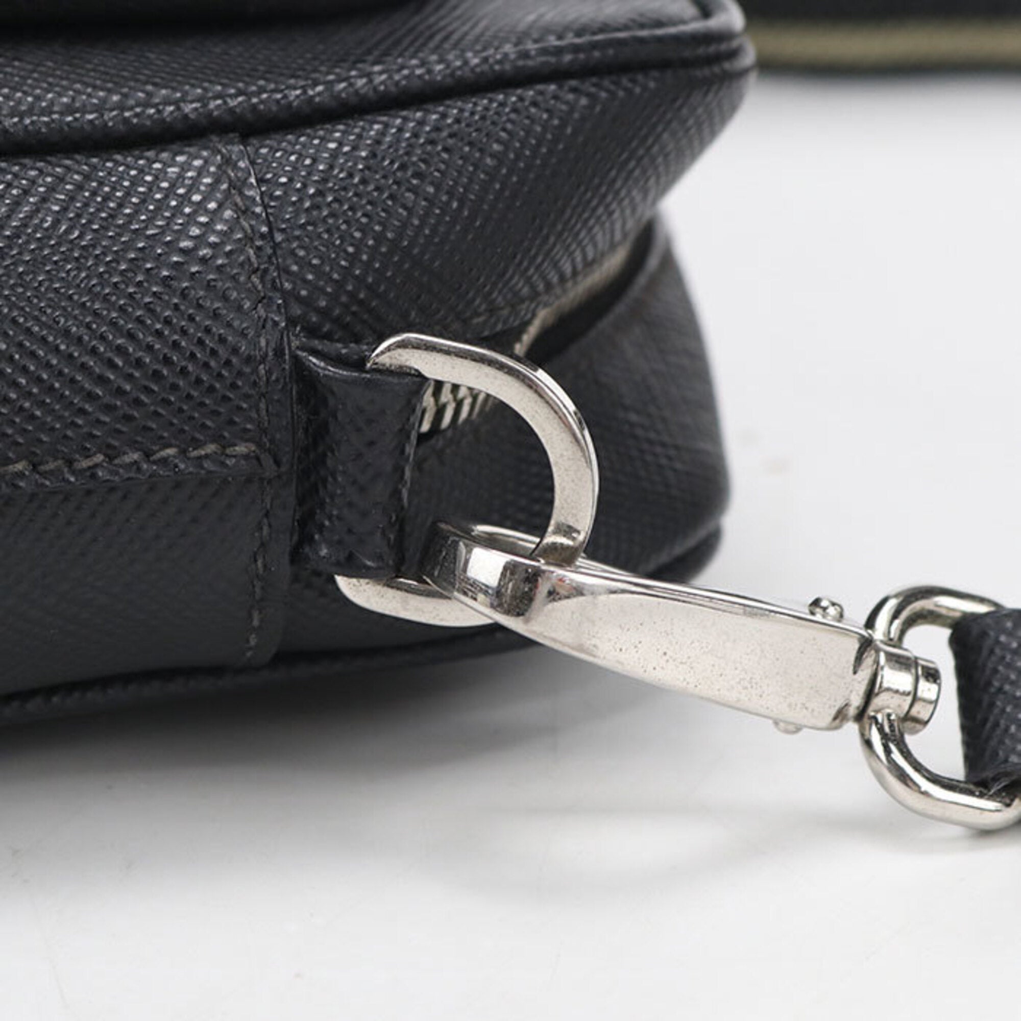 Prada Black Leather Shoulder Bag (Pre-Owned)