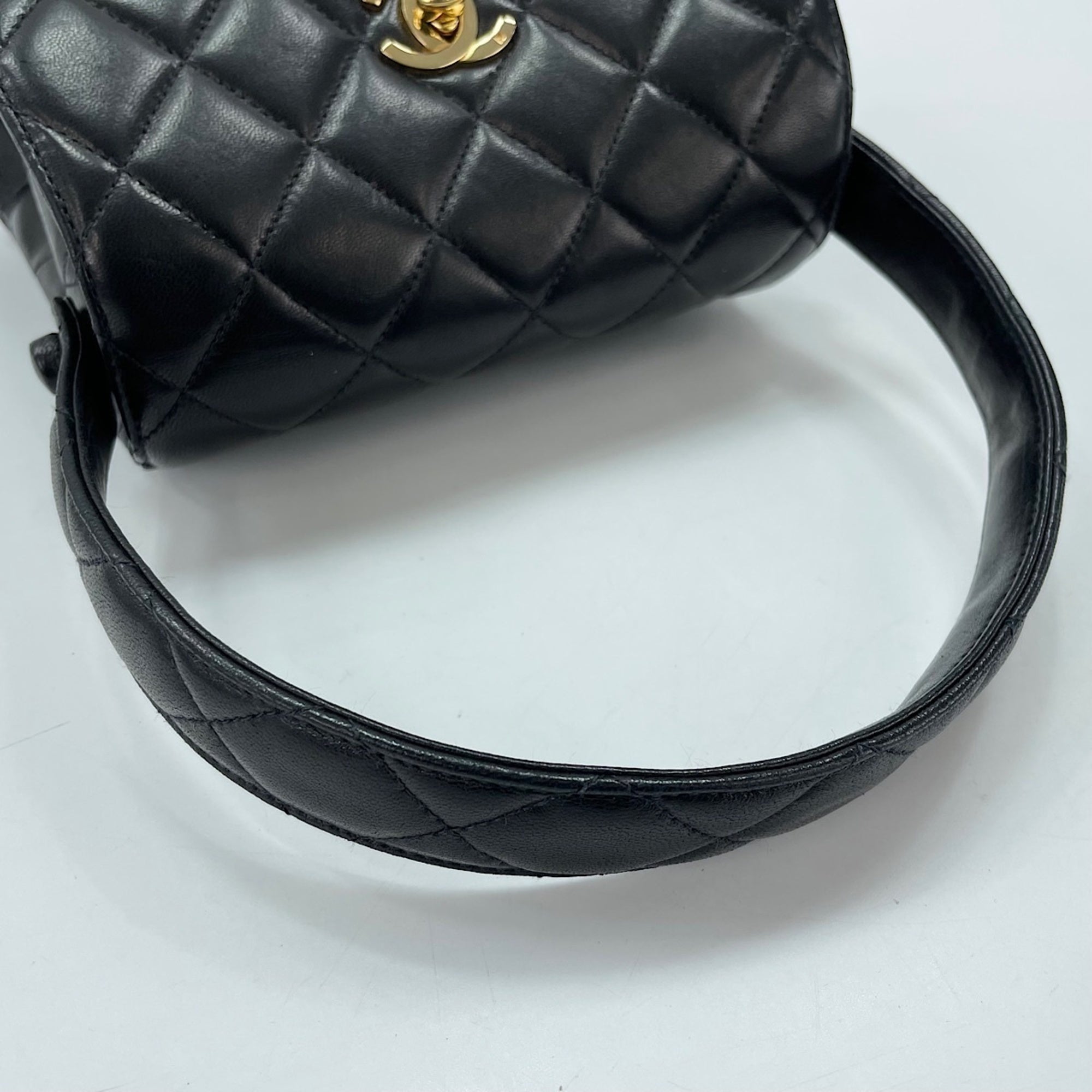 Chanel Black Handbag (Pre-Owned)