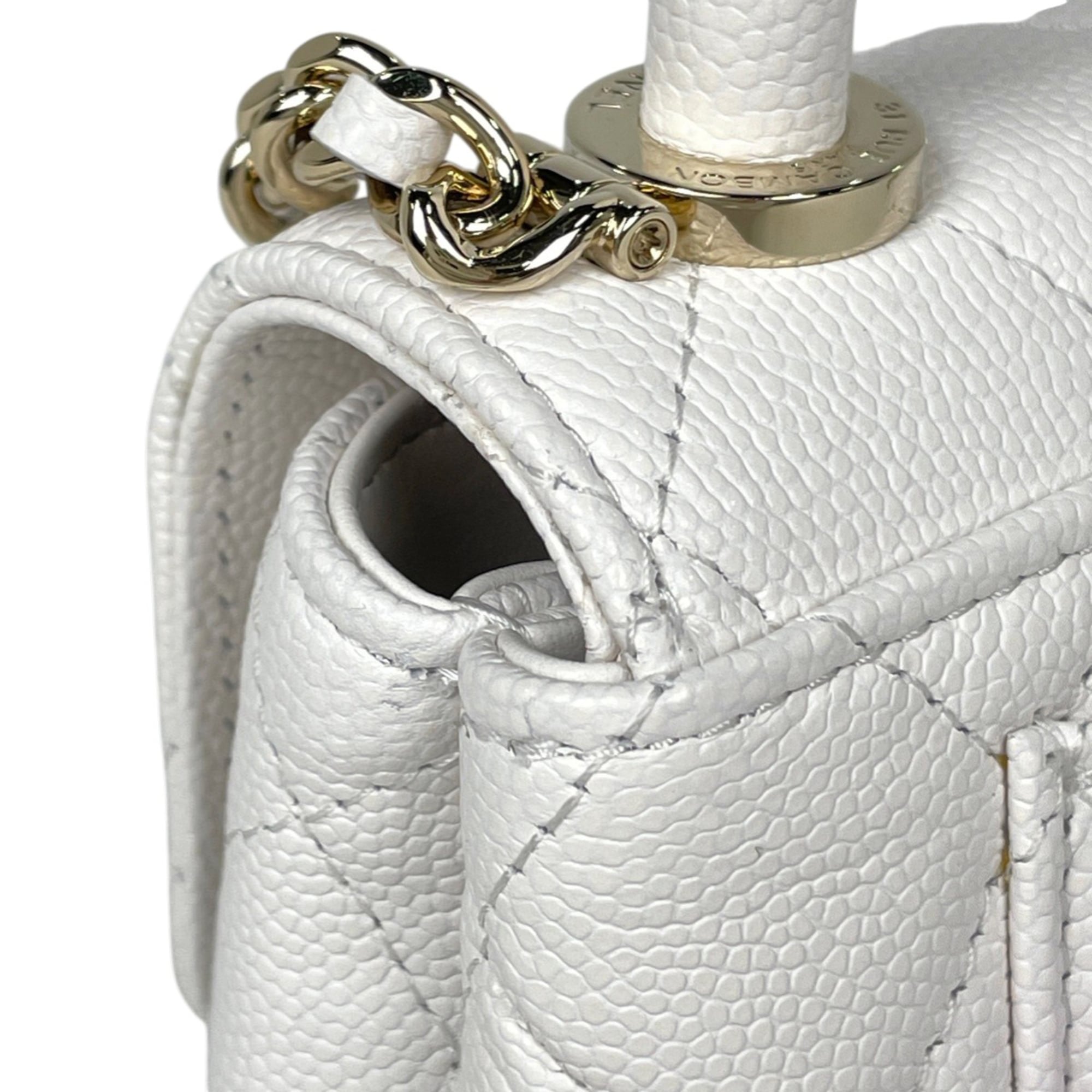 Chanel White Leather Handbag Shoulder Bag (Pre-Owned)