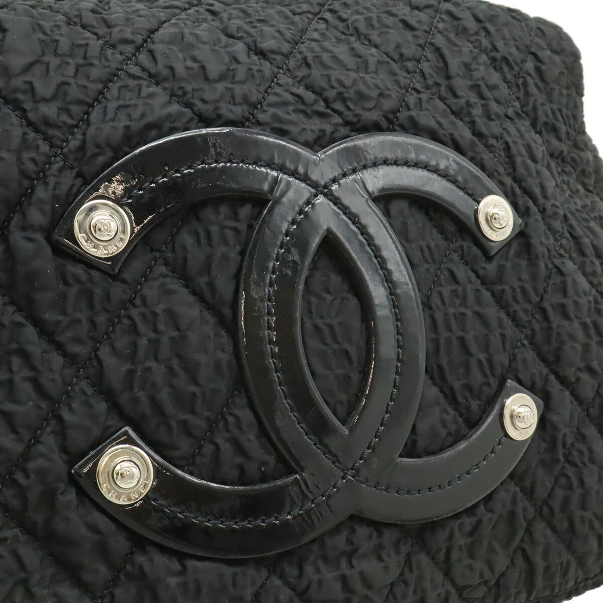 Chanel Black Nylon Leather Shoulder Bag (Pre-Owned)
