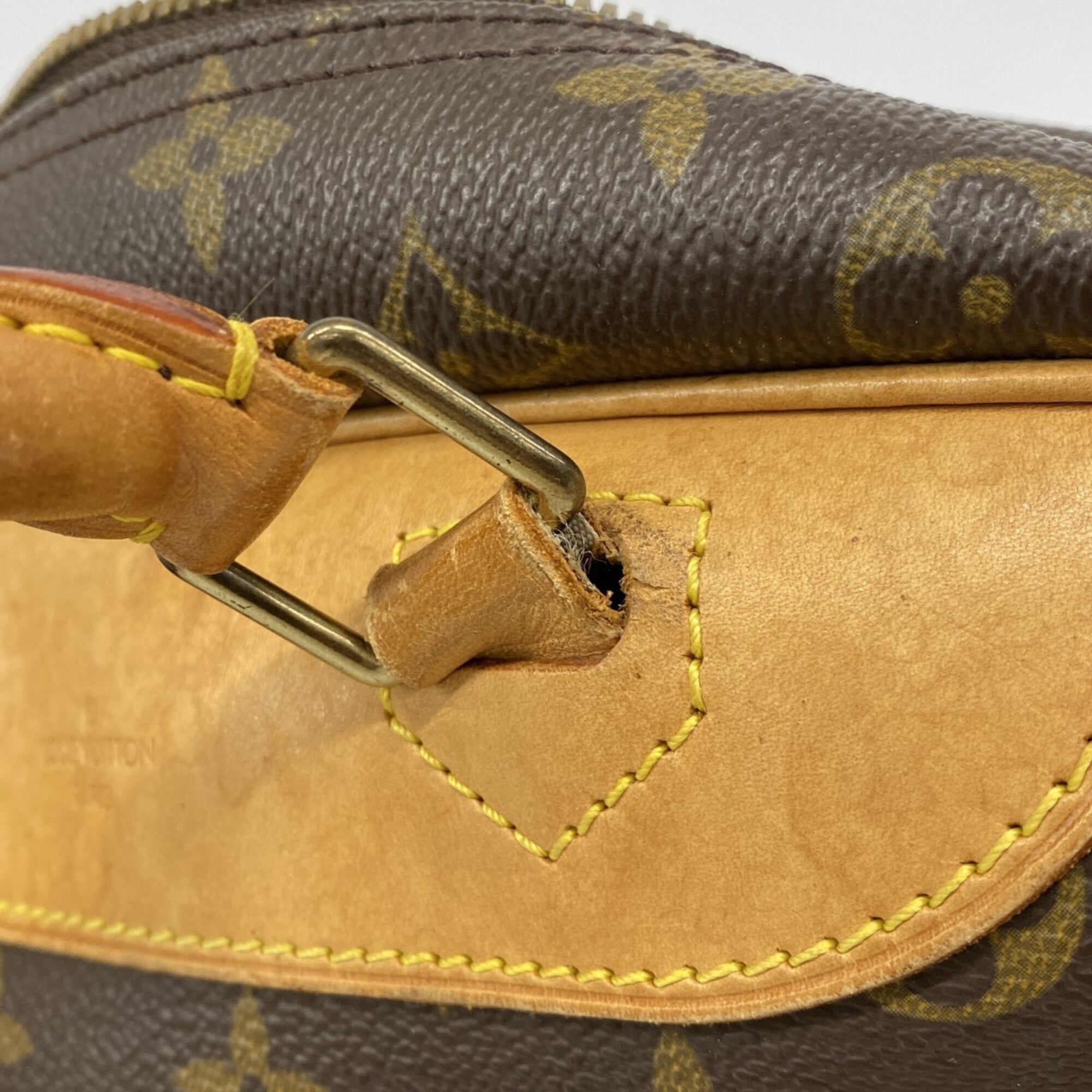 Louis Vuitton Brown Handbag (Pre-Owned)