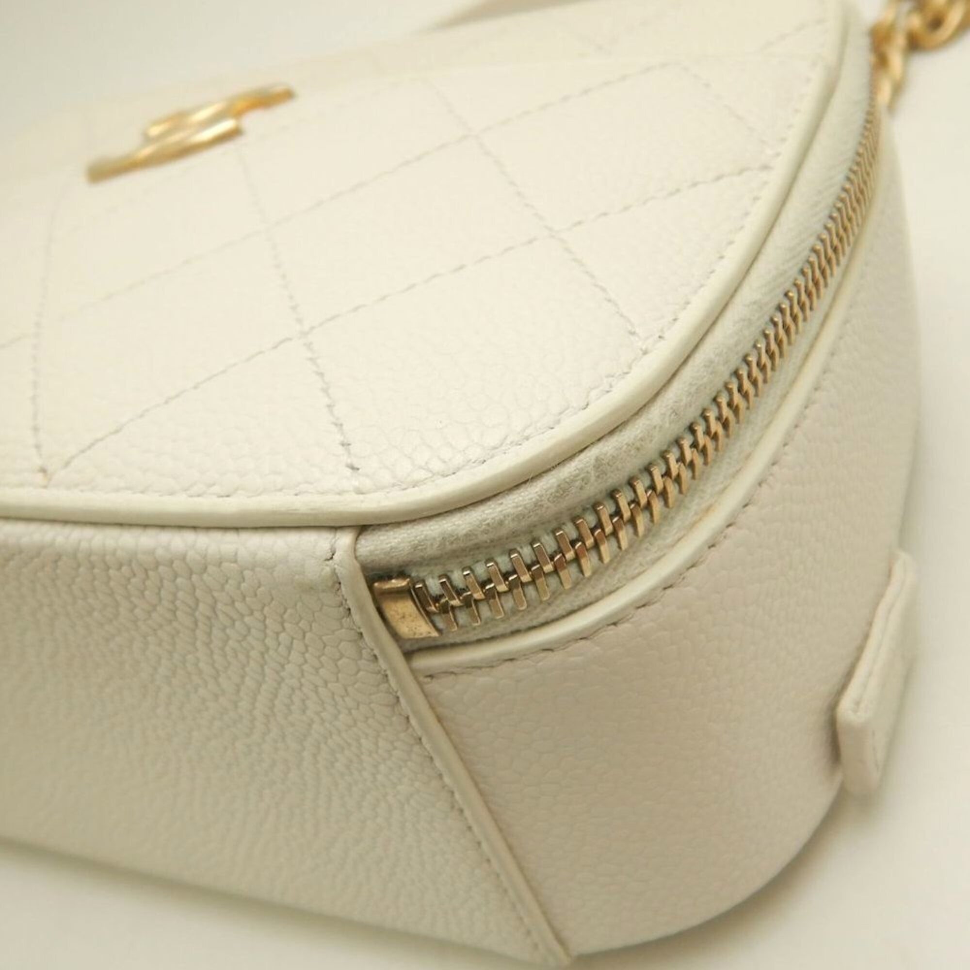 Chanel White Grained Calfskin Shoulder Bag Vanity Bag (Pre-Owned)