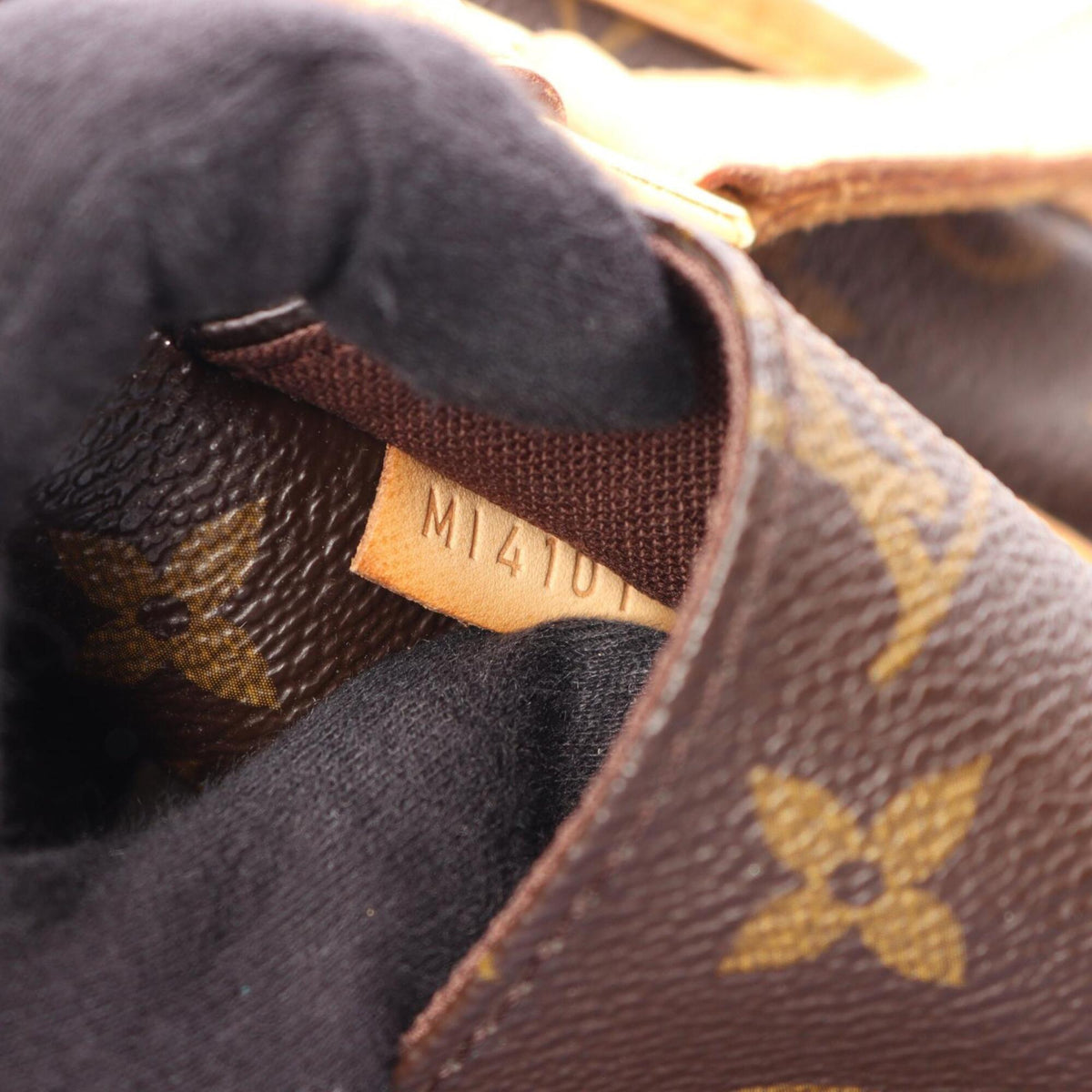 Louis Vuitton Brown Coated Canvas Leather Handbag Shoulder Bag (Pre-Owned)
