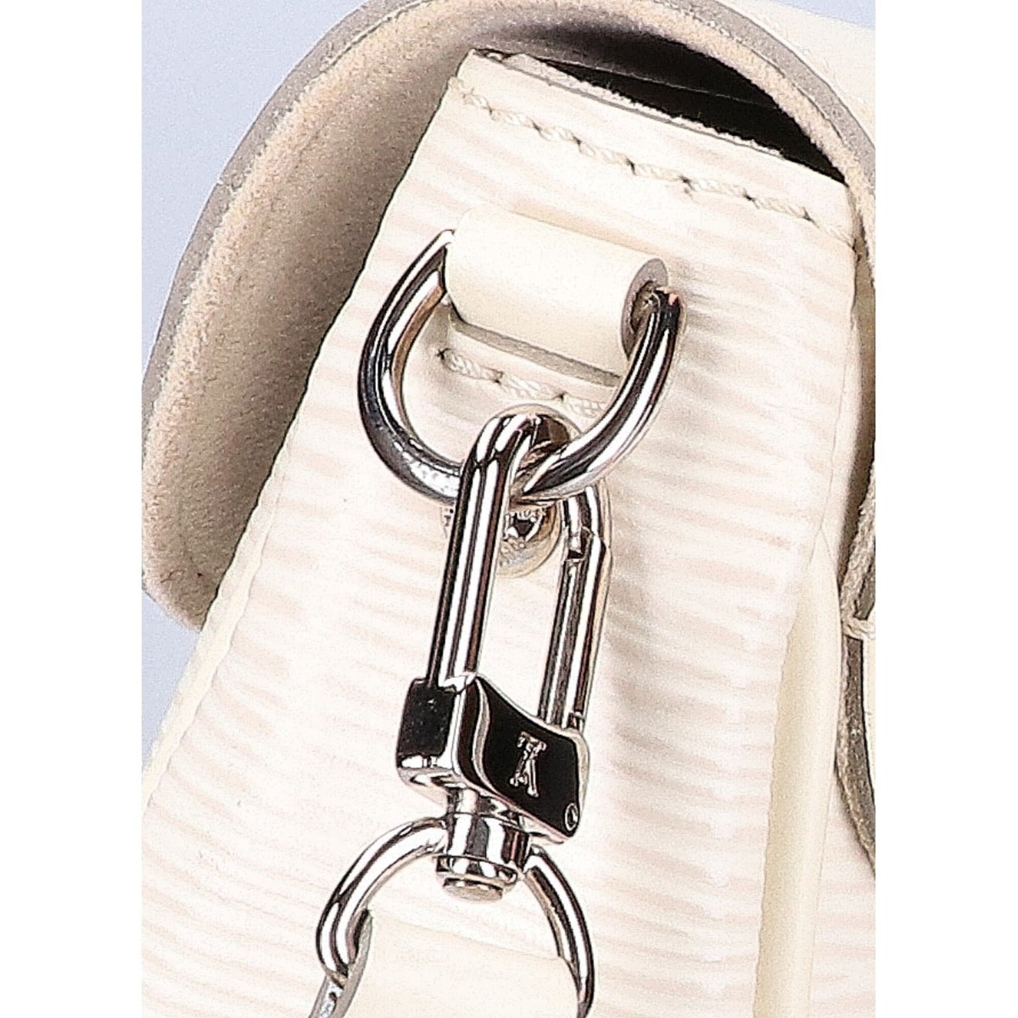 Louis Vuitton Lv Off White Epi Leather Handbag (Pre-Owned)
