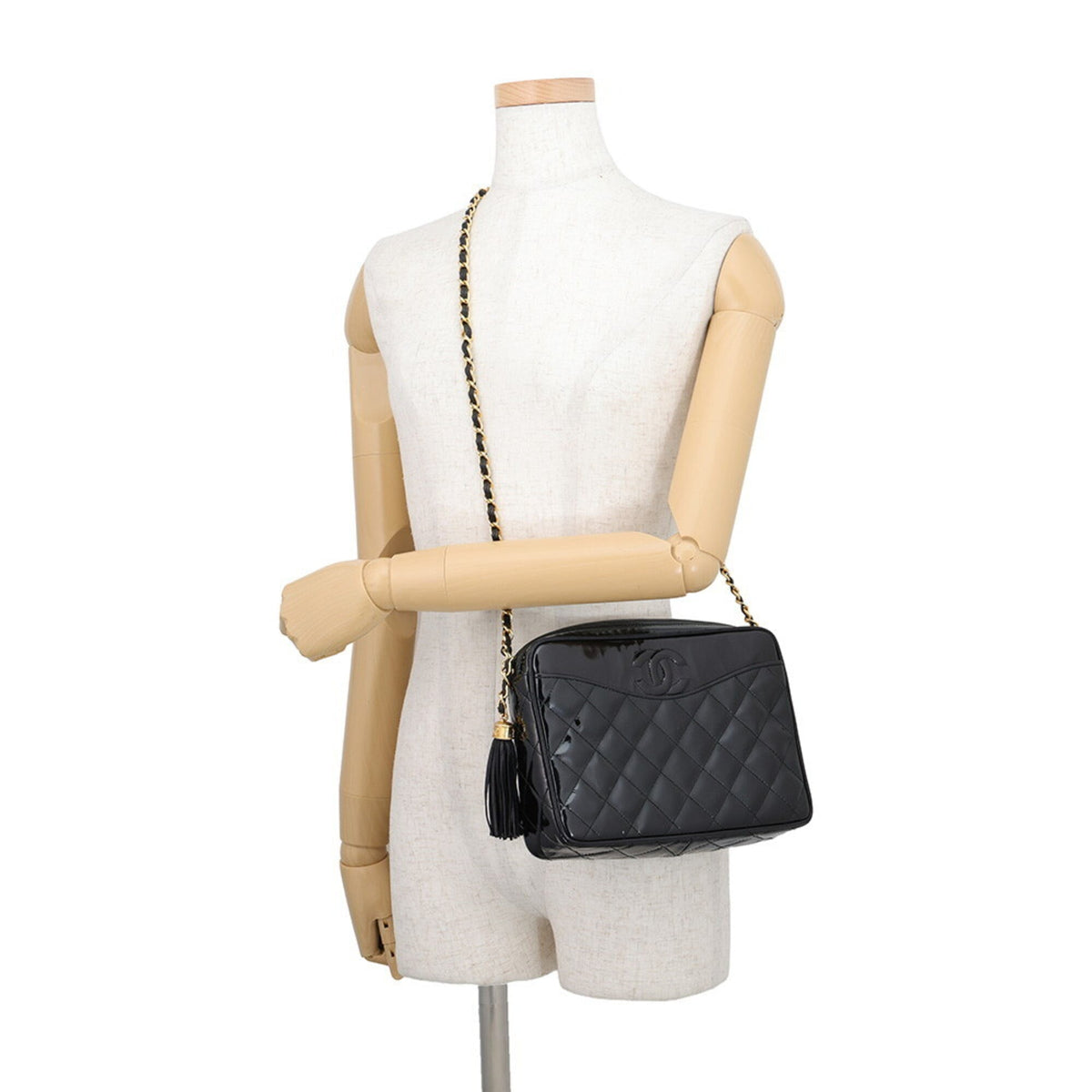 Chanel Black Patent Leather Shoulder Bag (Pre-Owned)