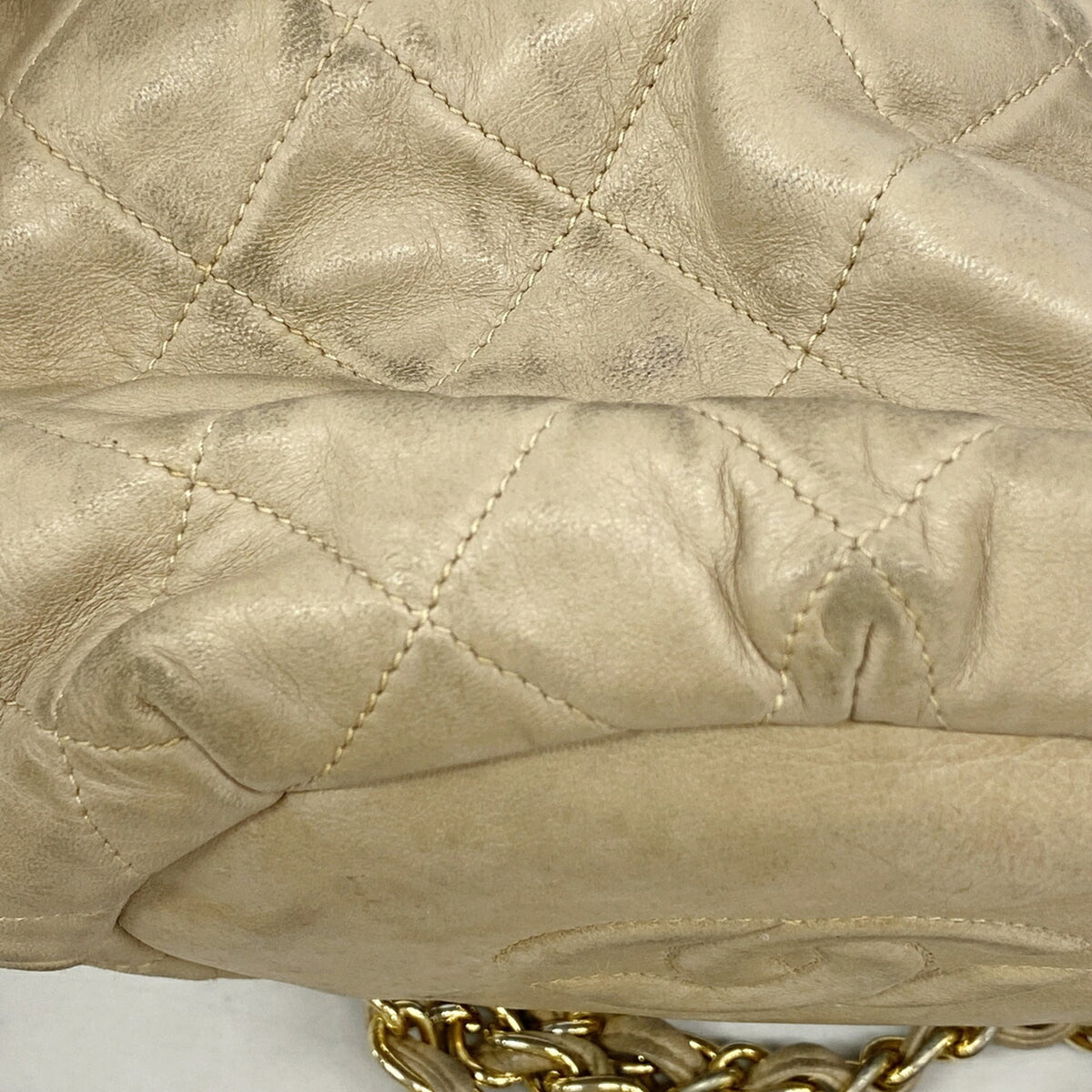 Chanel Beige Leather Shoulder Bag (Pre-Owned)