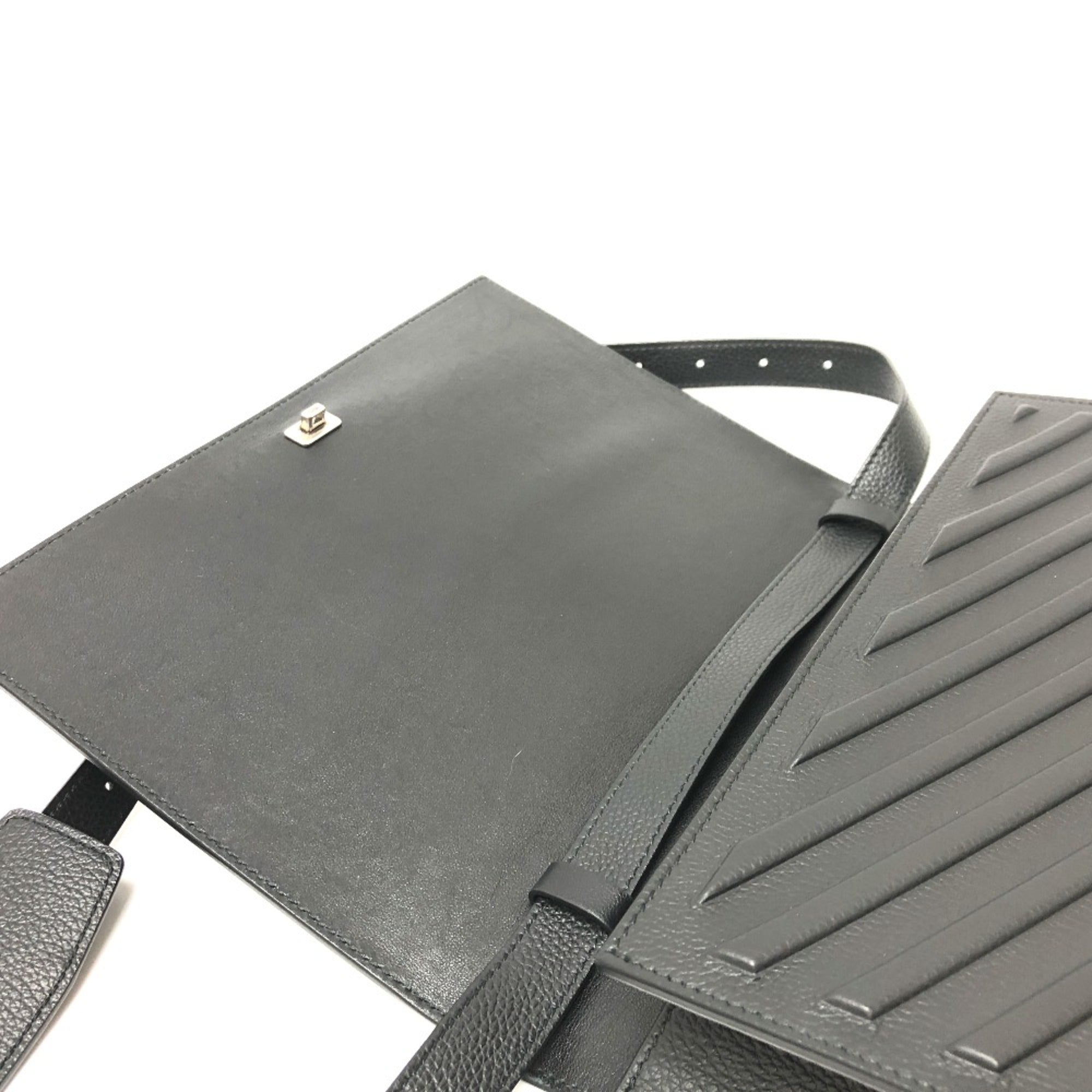 Balenciaga Black Leather Shoulder Bag (Pre-Owned)