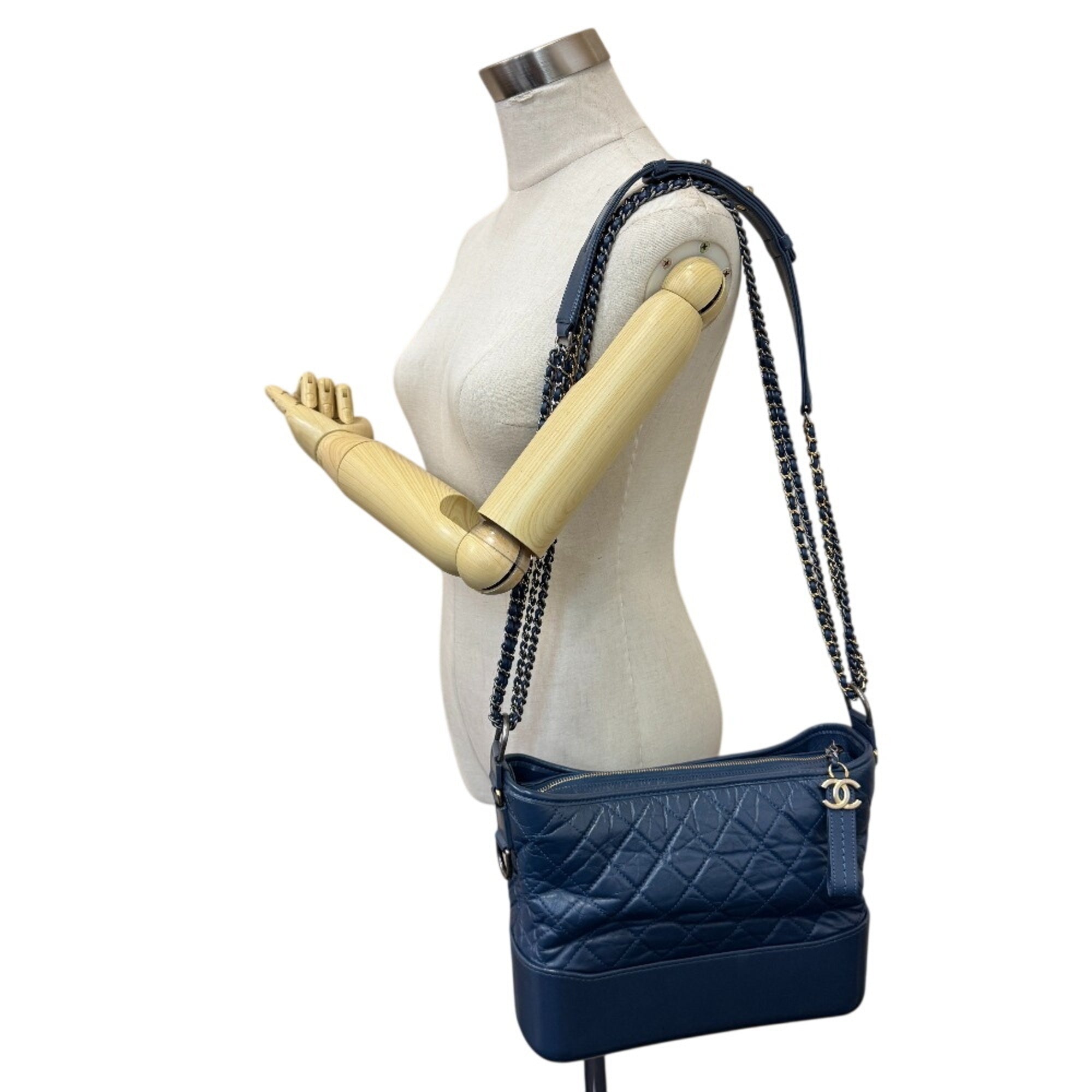 Chanel Blue Leather Shoulder Bag (Pre-Owned)