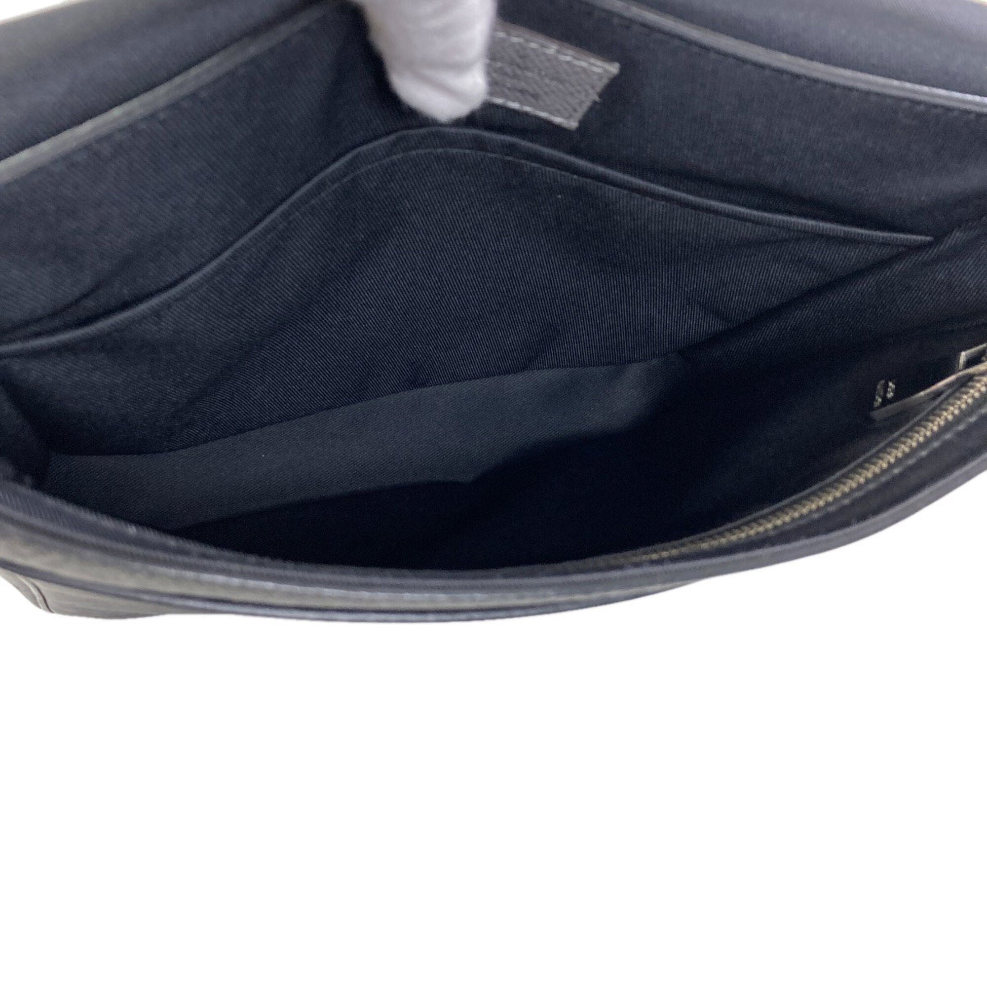 Louis Vuitton Taiga Black Taiga Leather Shoulder Bag (Pre-Owned)