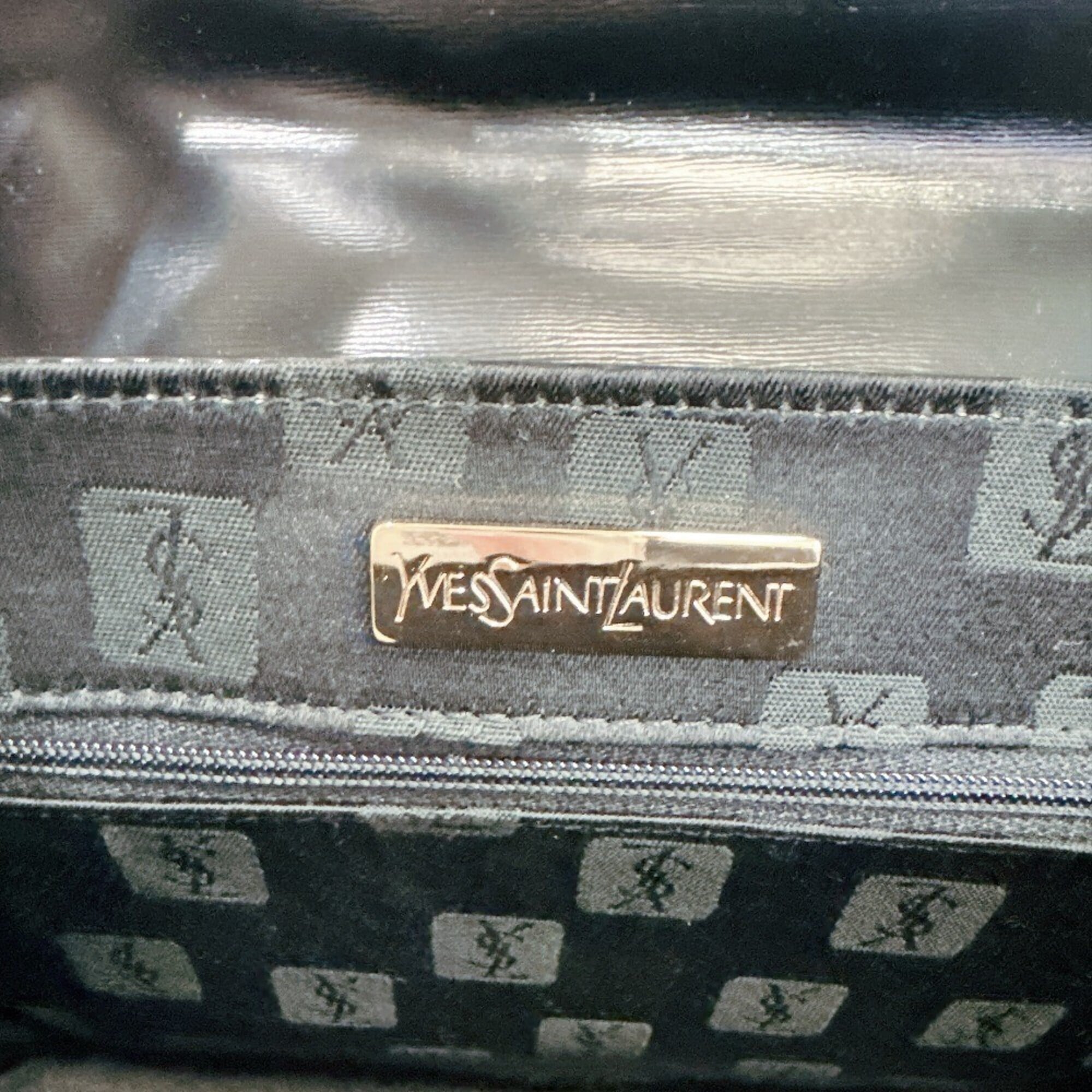 Yves Saint Laurent Black Leather Shoulder Bag (Pre-Owned)