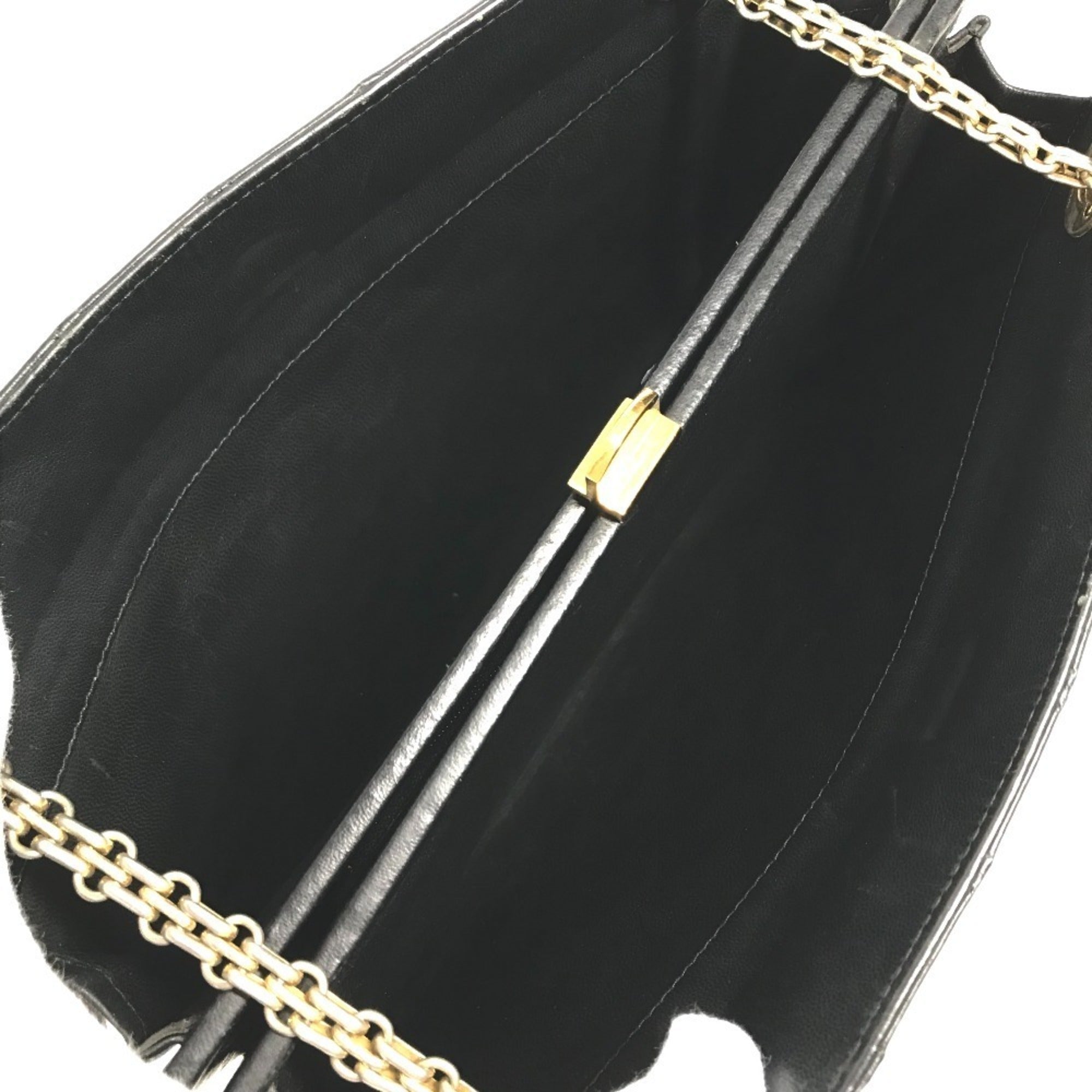 Chanel Matelasse Black Leather Shoulder Bag (Pre-Owned)