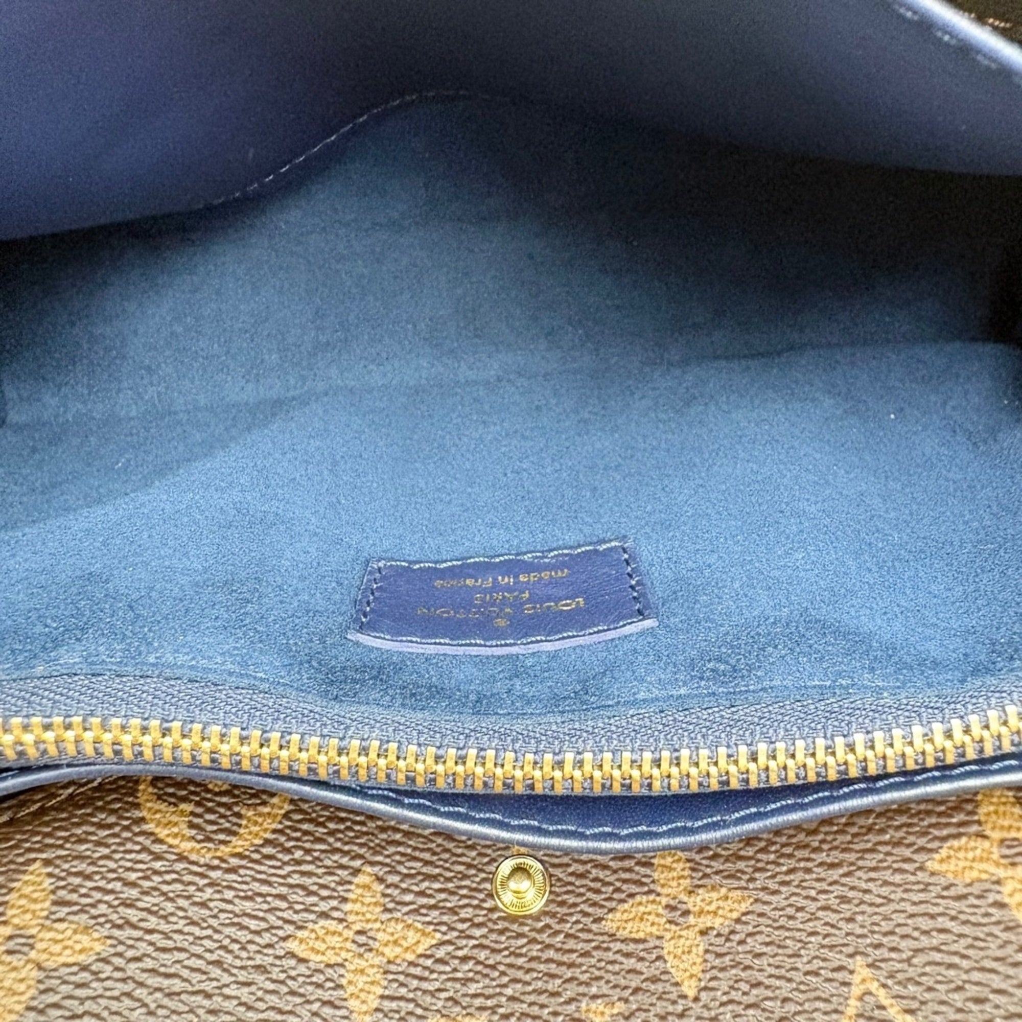 Louis Vuitton Blue Handbag (Pre-Owned)
