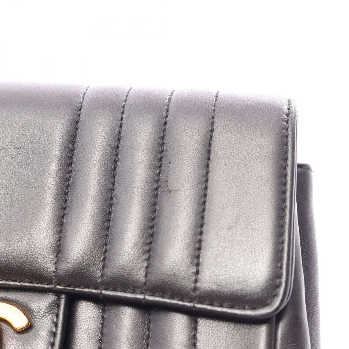 Chanel Black Leather Handbag Shoulder Bag (Pre-Owned)