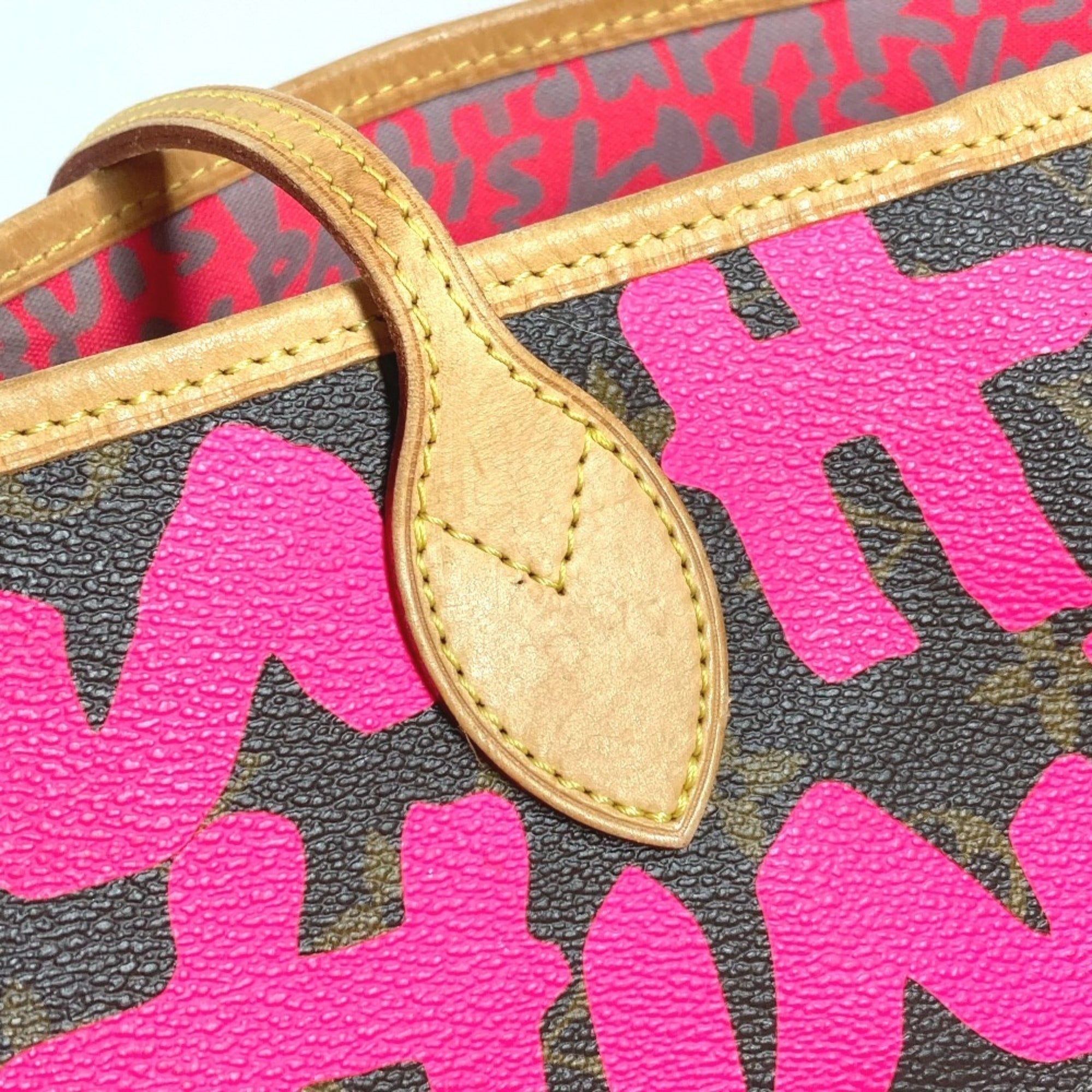 Louis Vuitton Fuchsia Pink Galle Pink Monogram Graffiti Shoulder Bag Tote Bag (Pre-Owned)