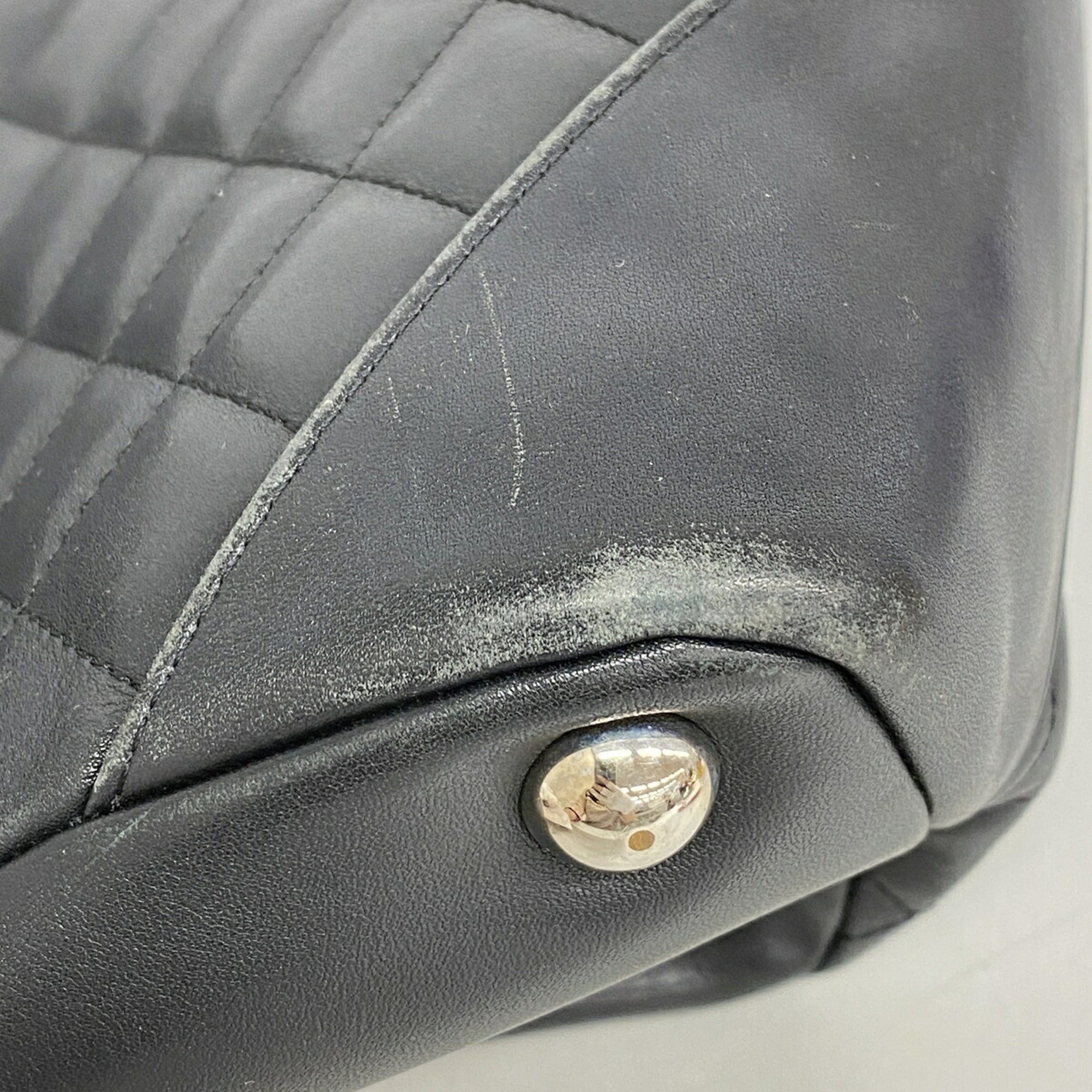 Chanel Black Leather Tote Bag (Pre-Owned)