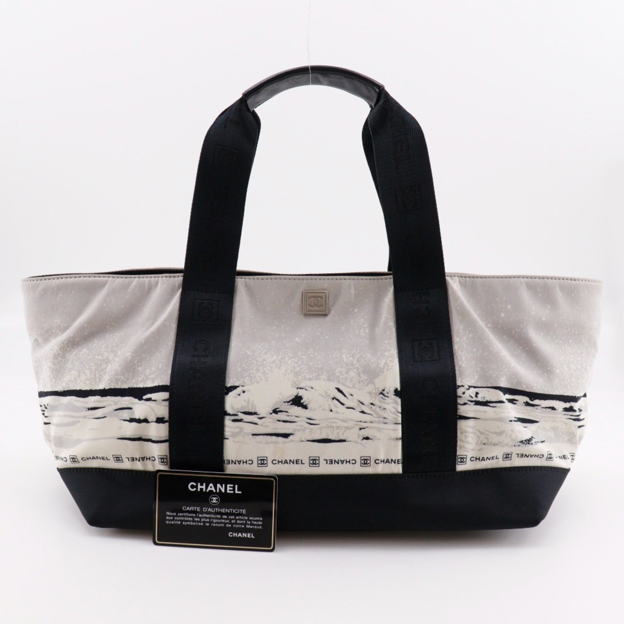 Chanel Black Nylon Handbag (Pre-Owned)