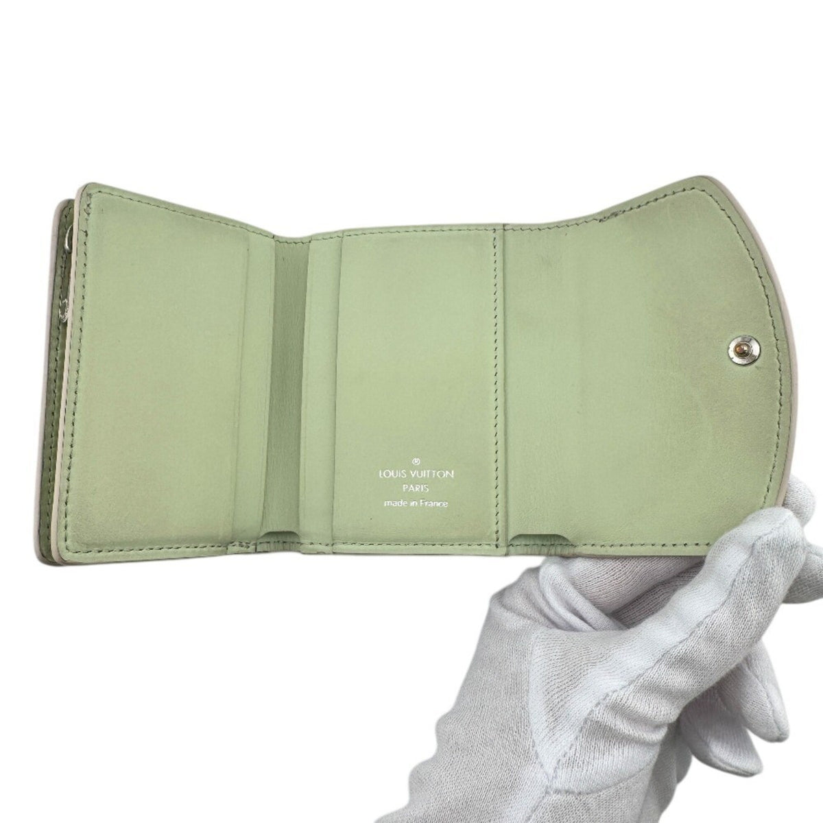 Louis Vuitton Beige Leather Wallet (Tri-Fold) (Pre-Owned)