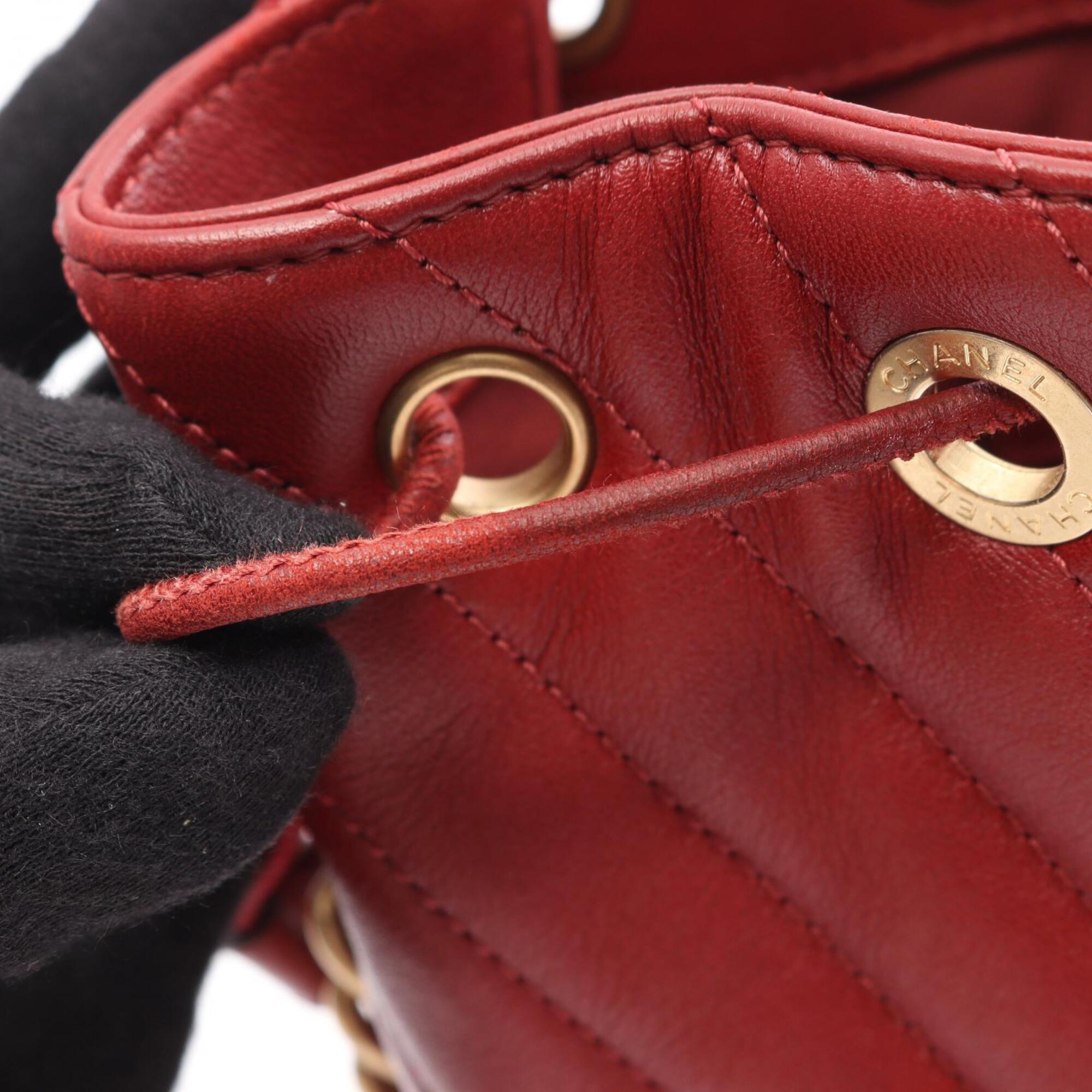 Chanel Red Color Leather Handbag Shoulder Bag (Pre-Owned)