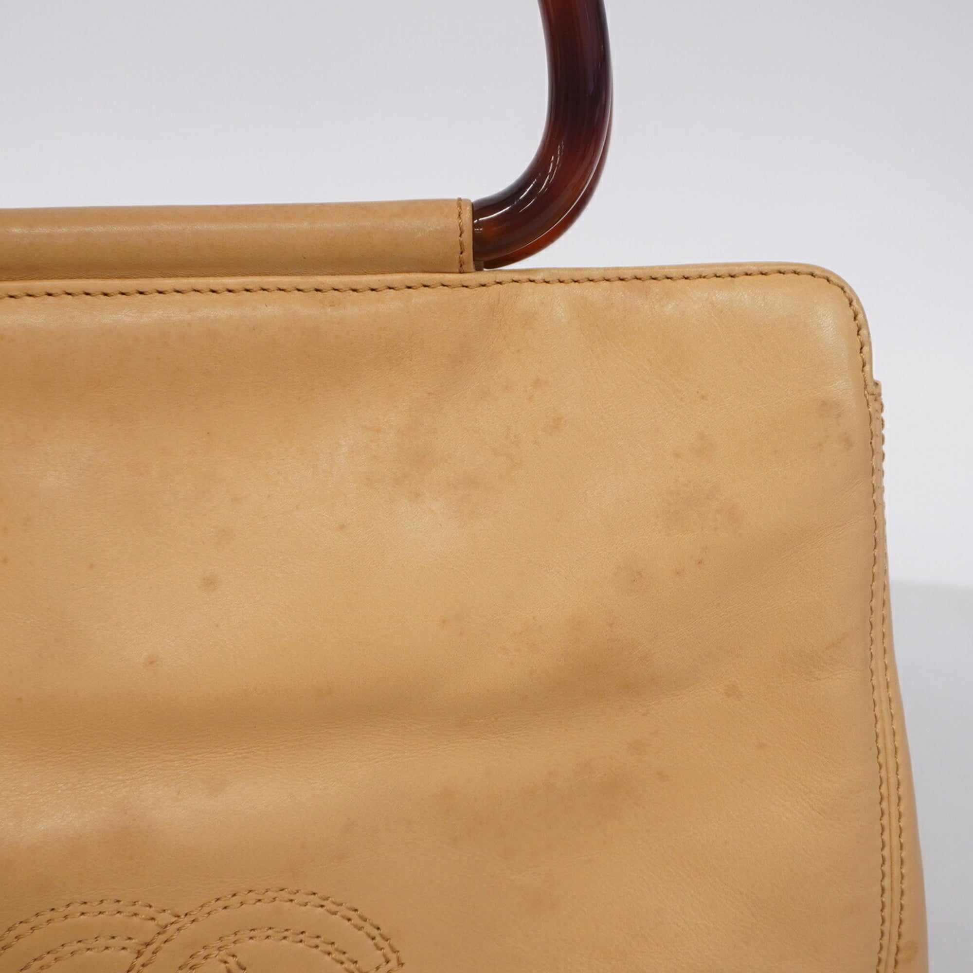 Chanel Beige Leather Handbag (Pre-Owned)