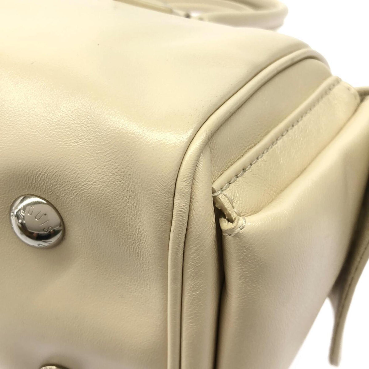 Louis Vuitton Ivory White Leather Shoulder Bag (Pre-Owned)