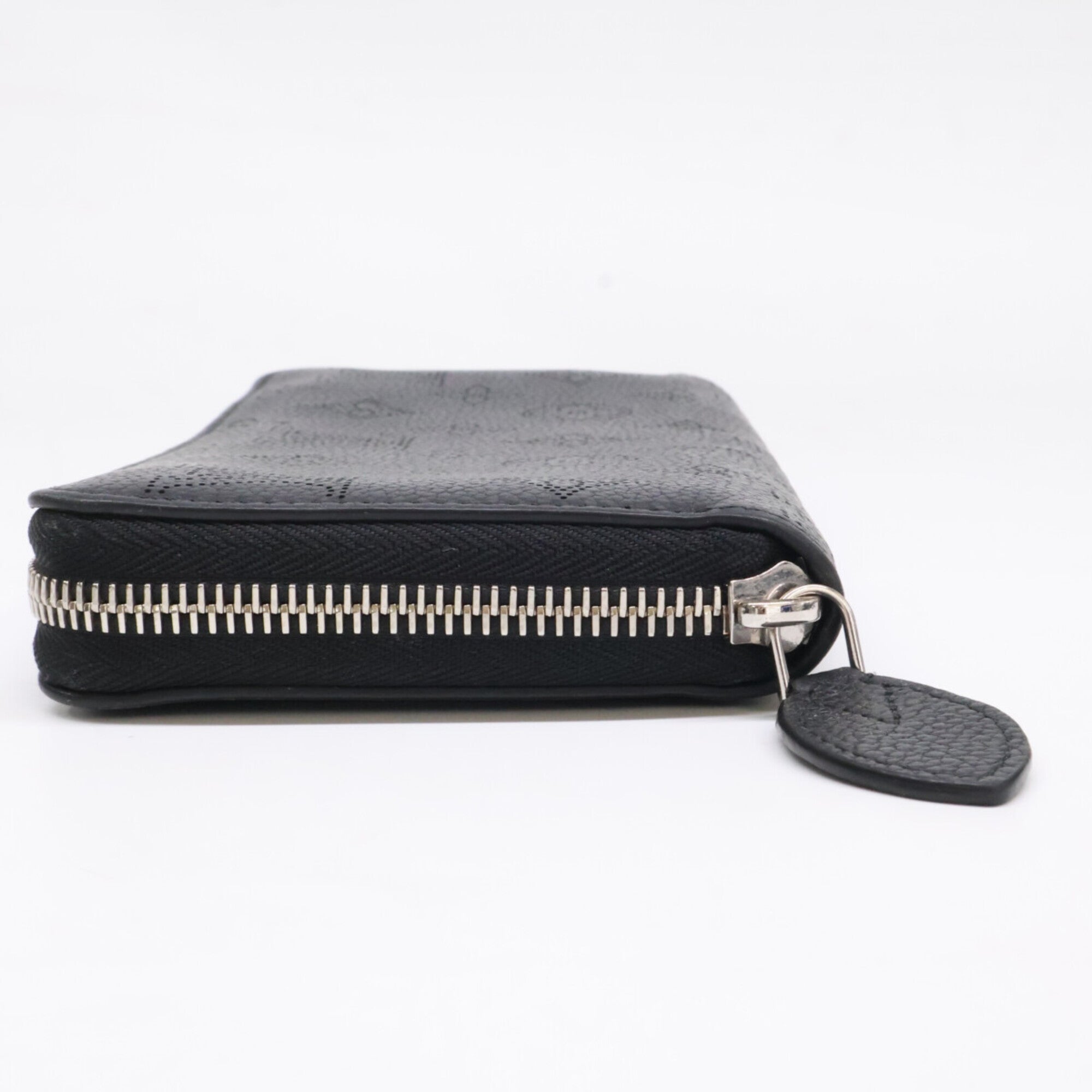 Louis Vuitton Black Mahina Leather Long Wallet (Bi-Fold) (Pre-Owned)